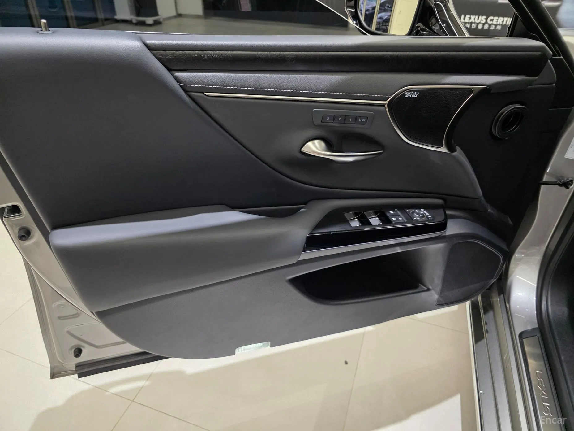 Lexus ES300h 7th Generation превью 12