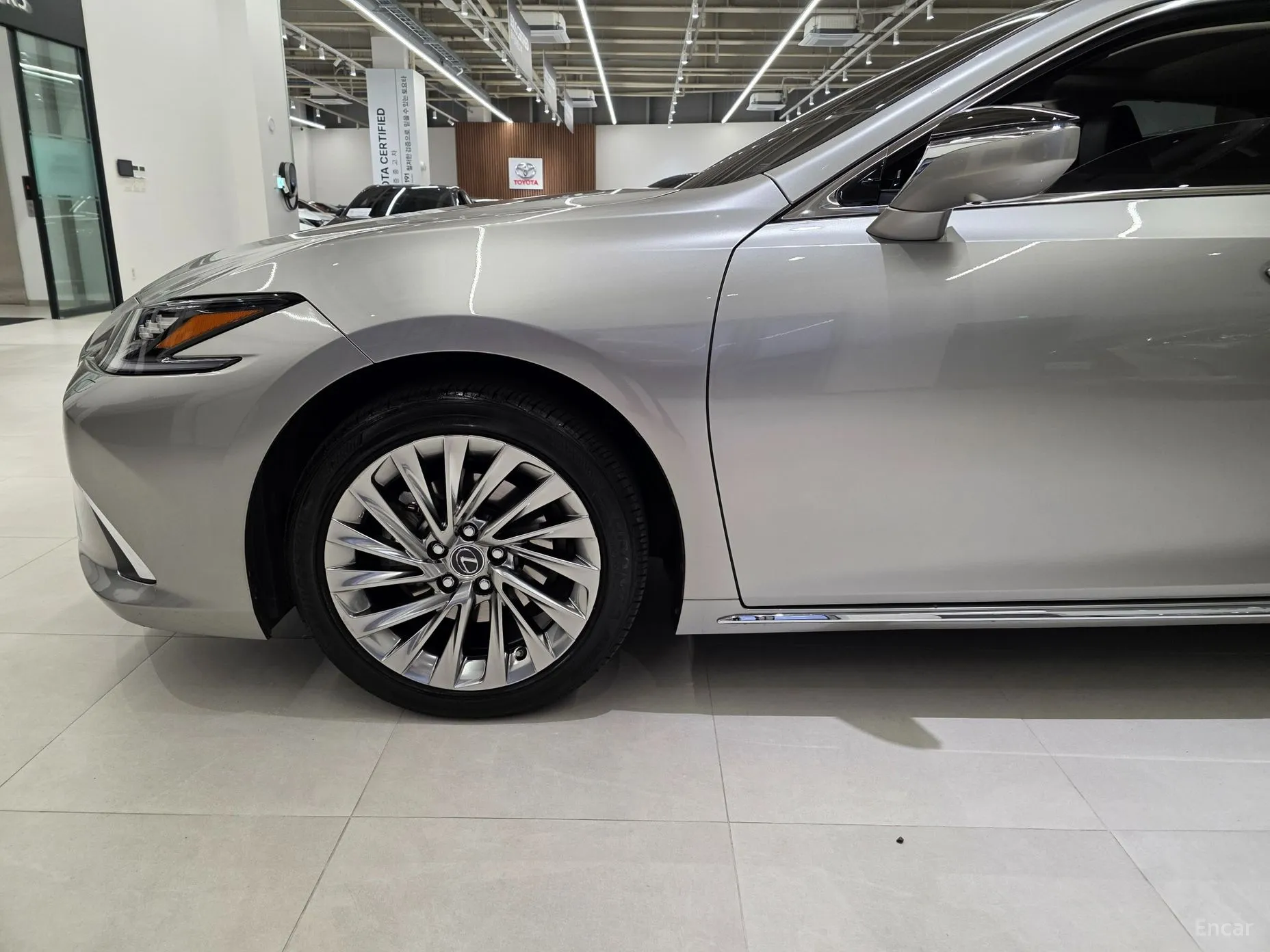 Lexus ES300h 7th Generation превью 5
