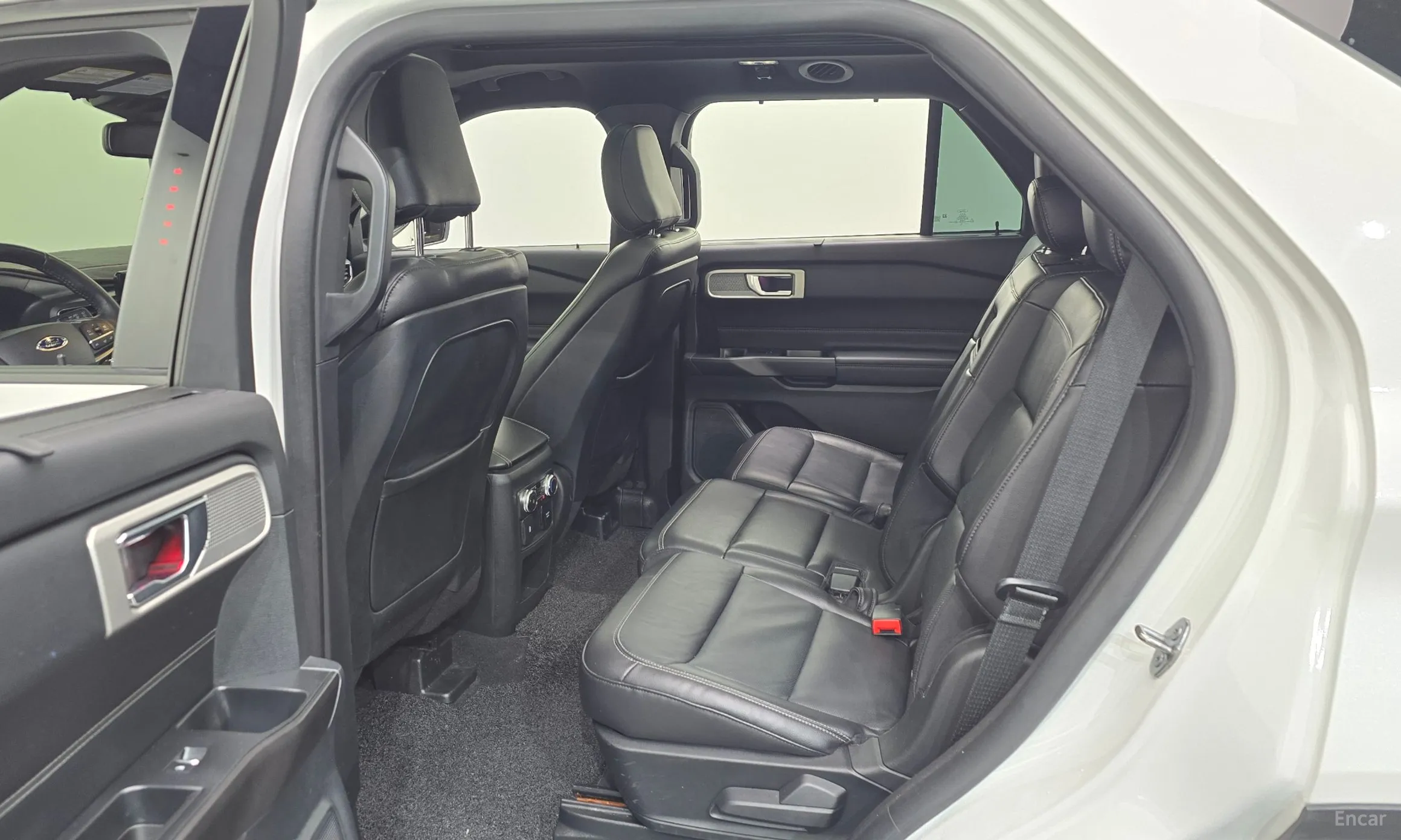 Ford Explorer 6th Generation превью 11