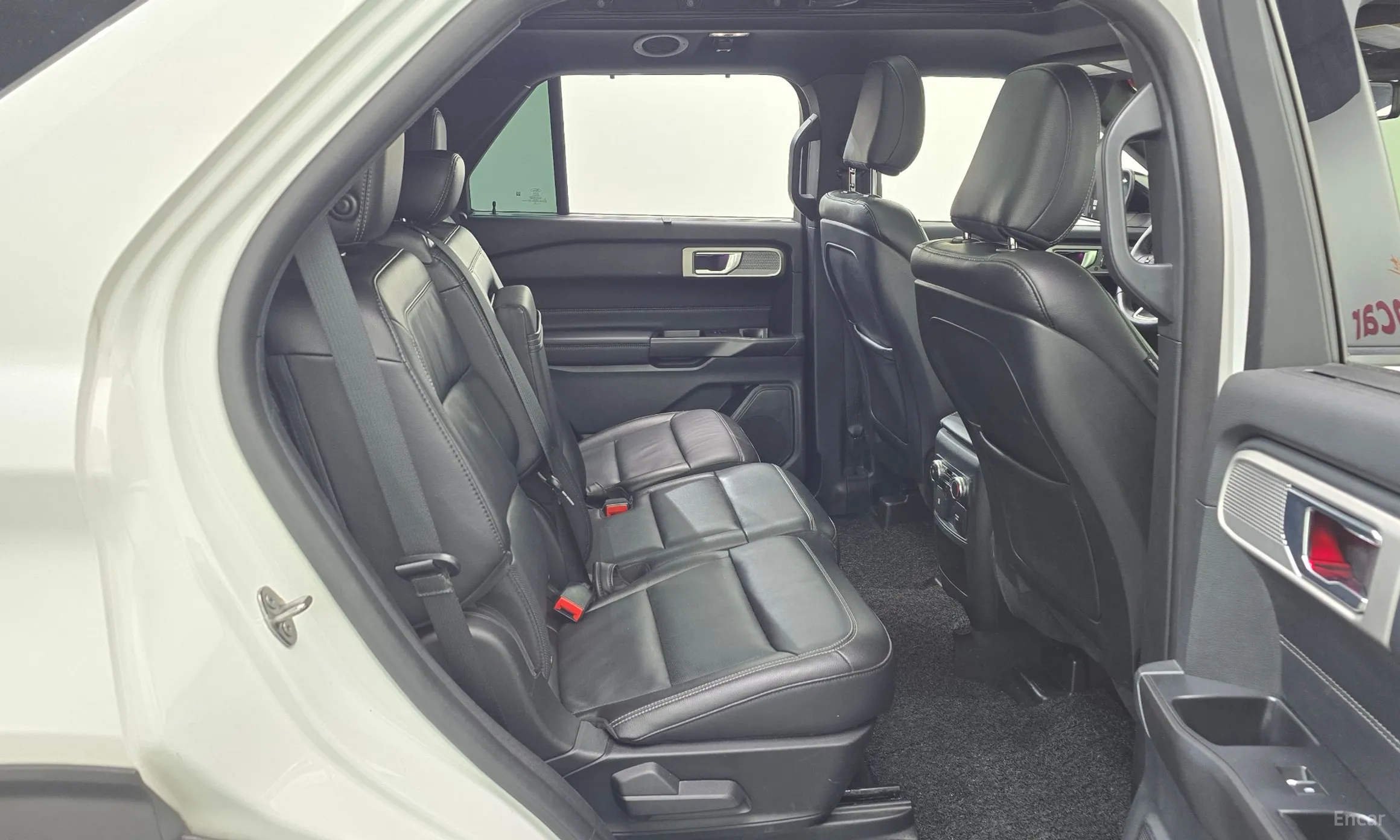 Ford Explorer 6th Generation превью 19
