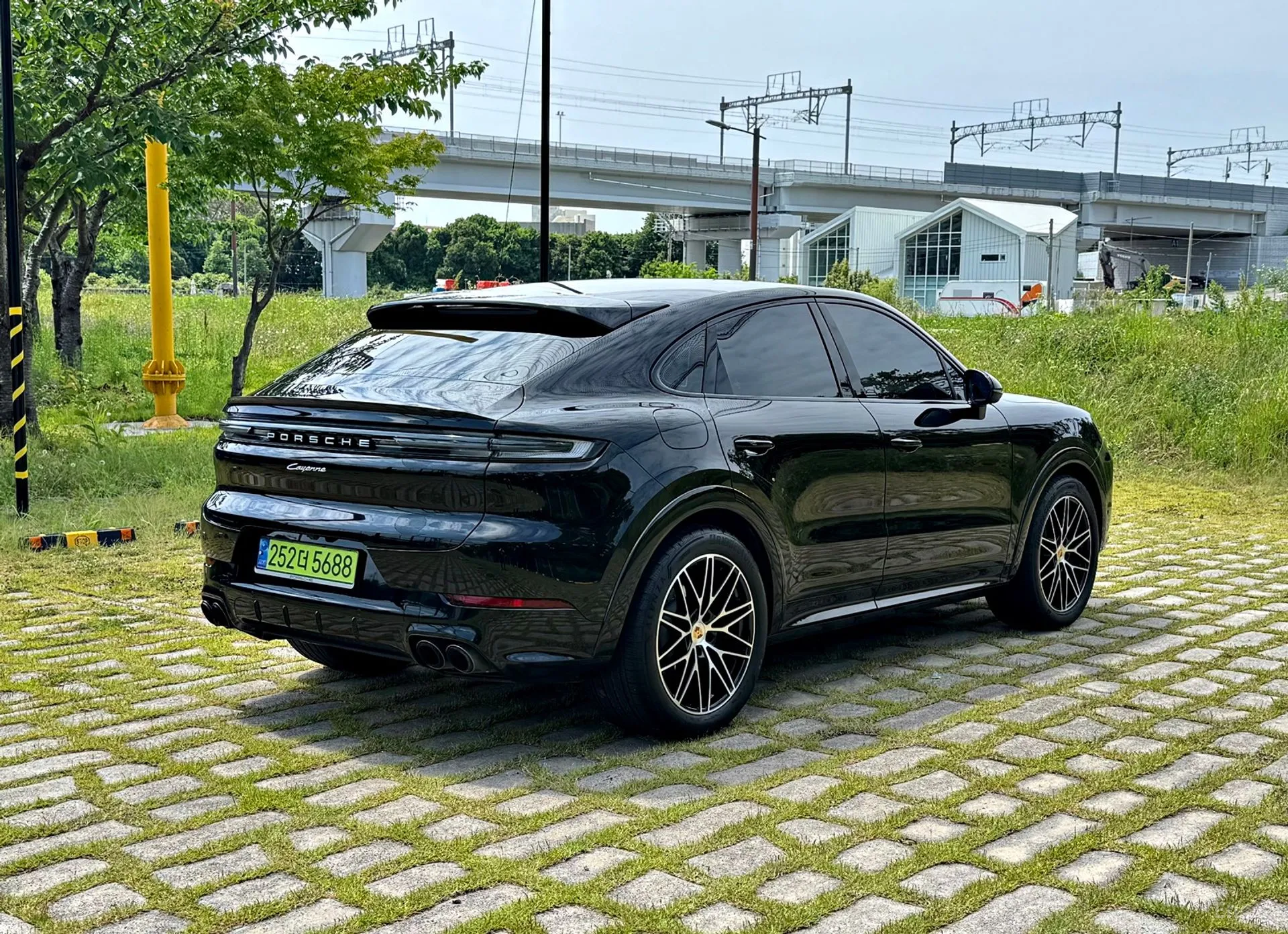 Porsche Cayenne (PO536) превью 7