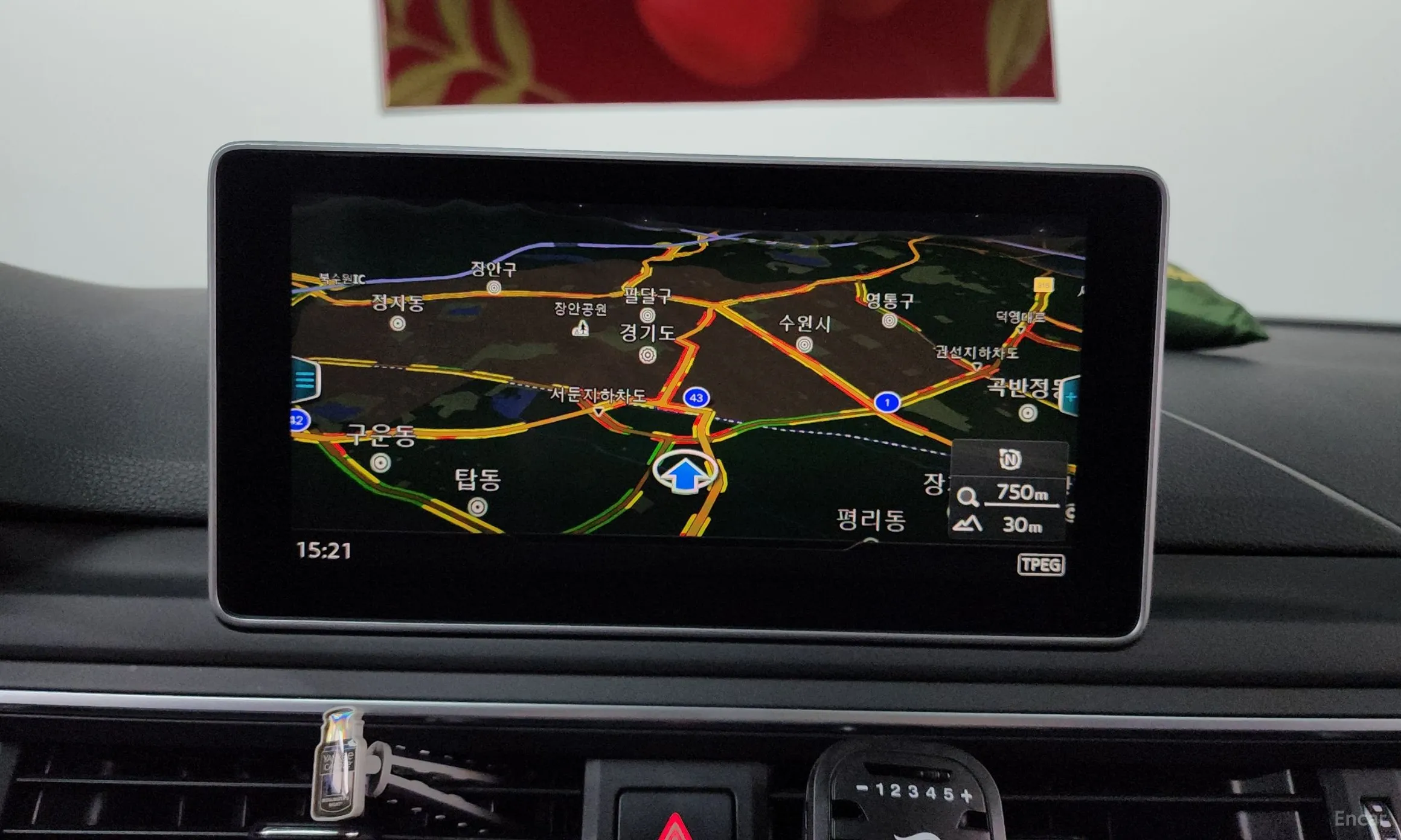 Audi A4 (B9) превью 12