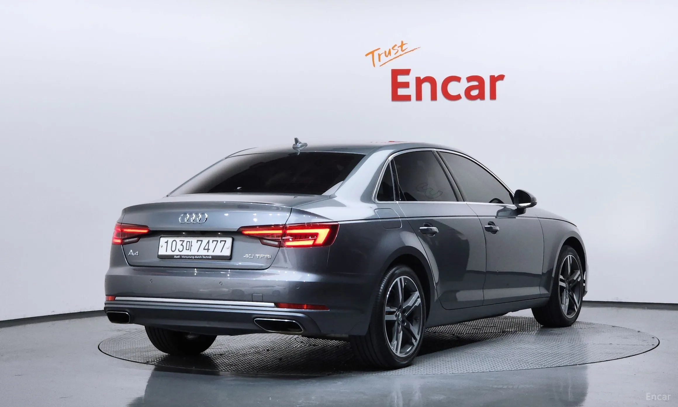 Audi A4 (B9) превью 2