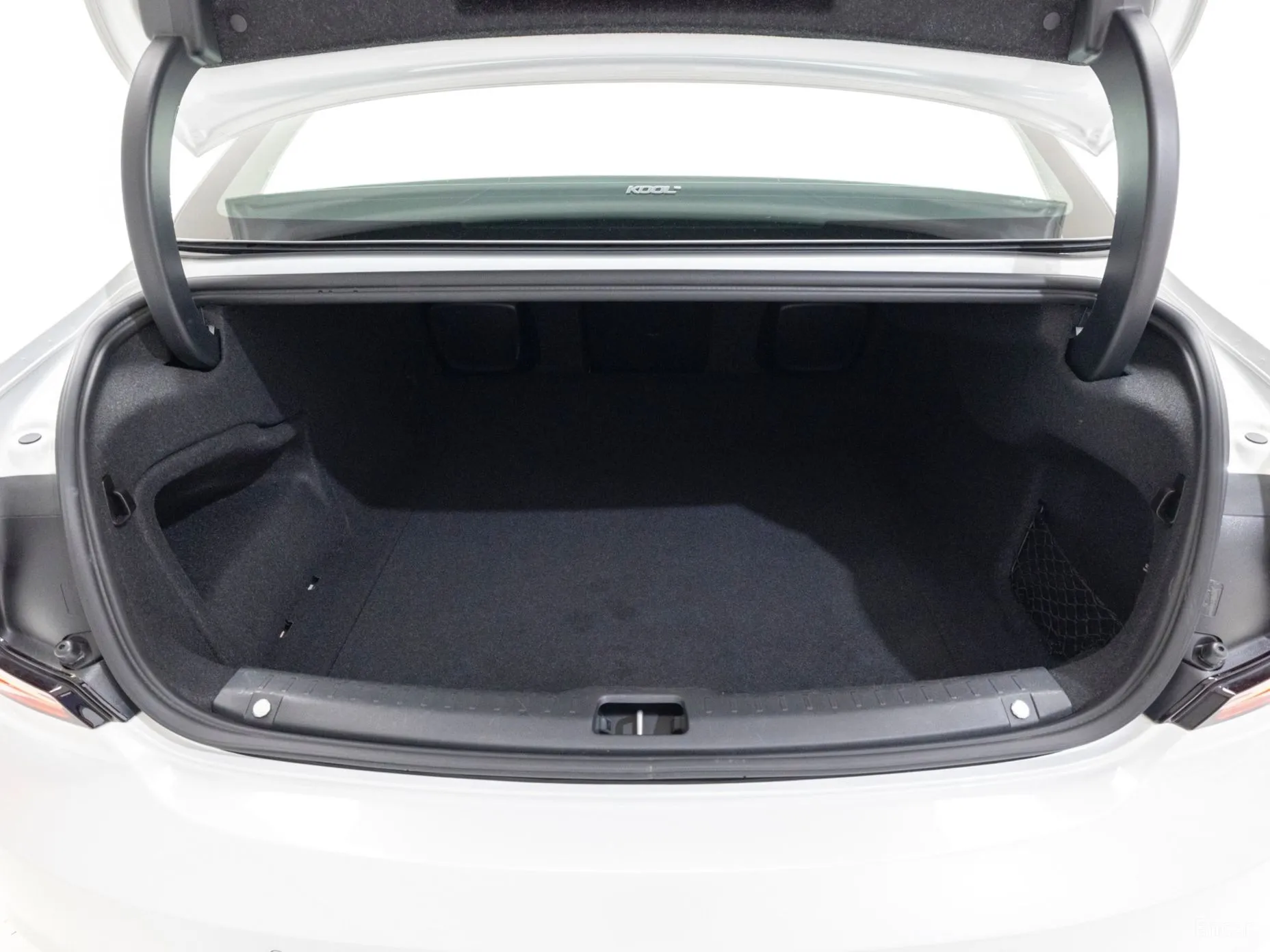 Volvo S90 превью 17