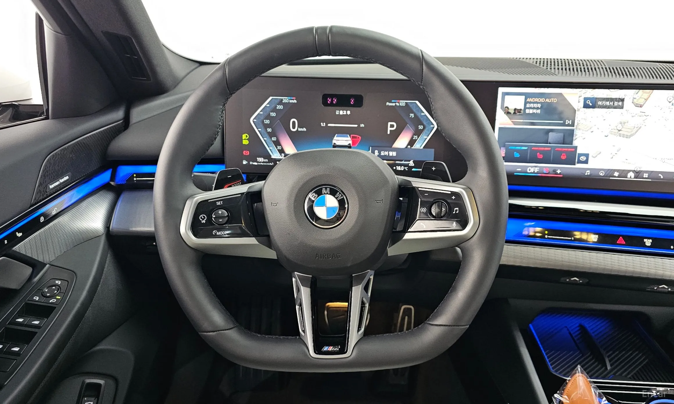 BMW 5 Series (G60) превью 12
