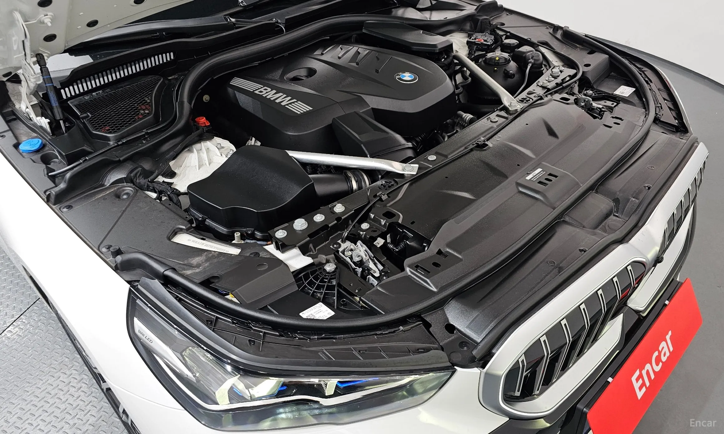 BMW 5 Series (G60) превью 6