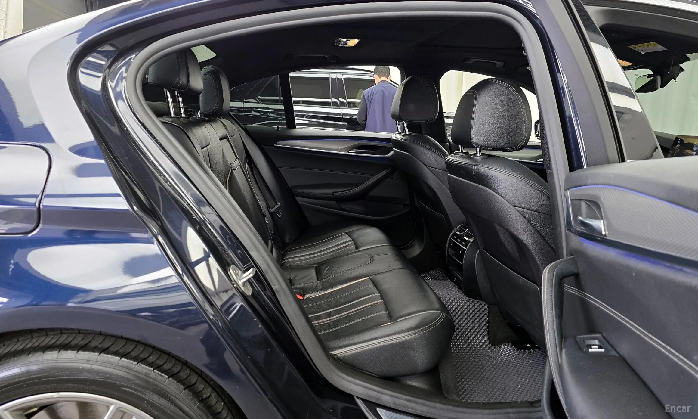 BMW 5 Series (G30) превью 11