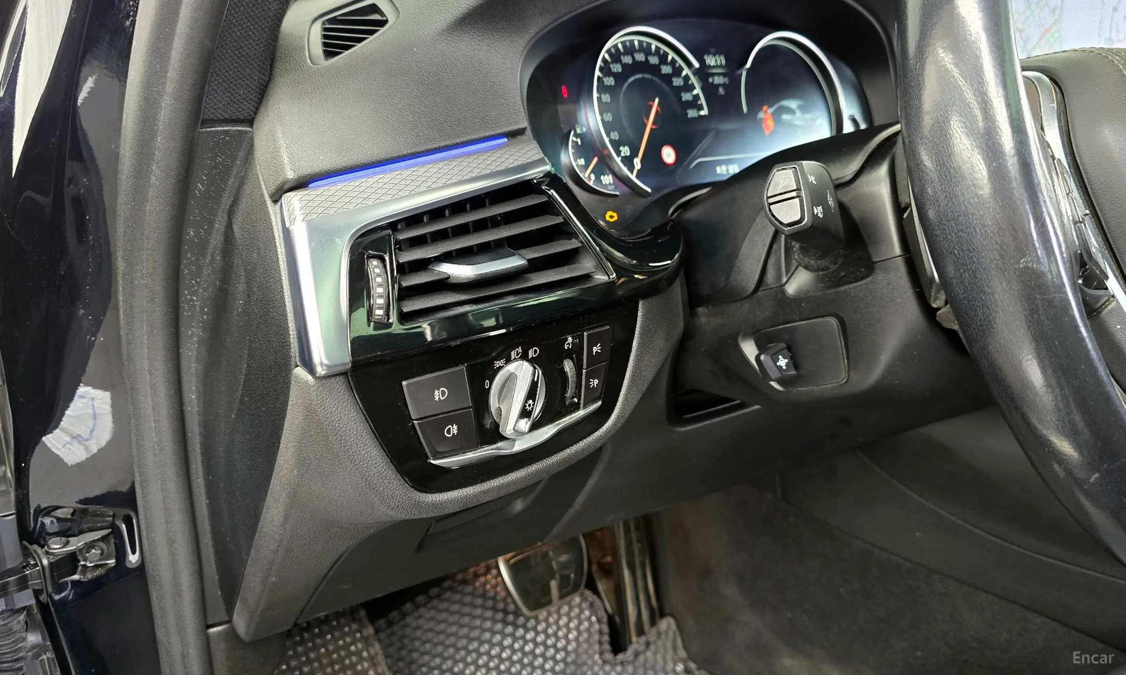 BMW 5 Series (G30) превью 17