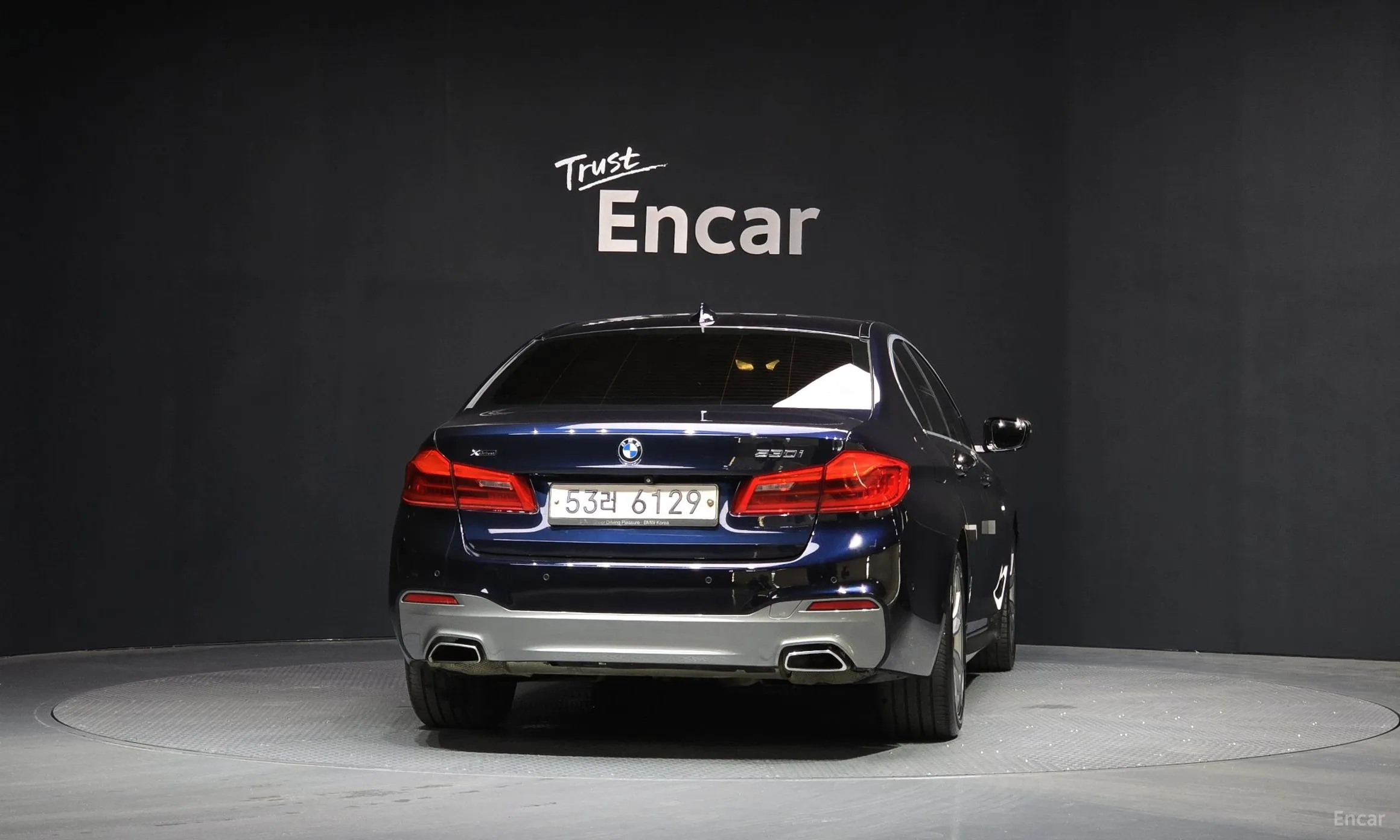 BMW 5 Series (G30) превью 4