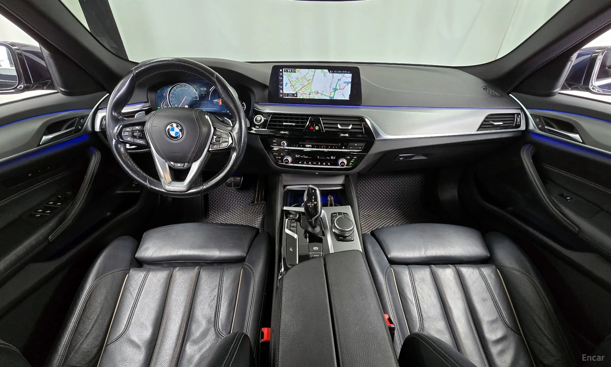 BMW 5 Series (G30) превью 7