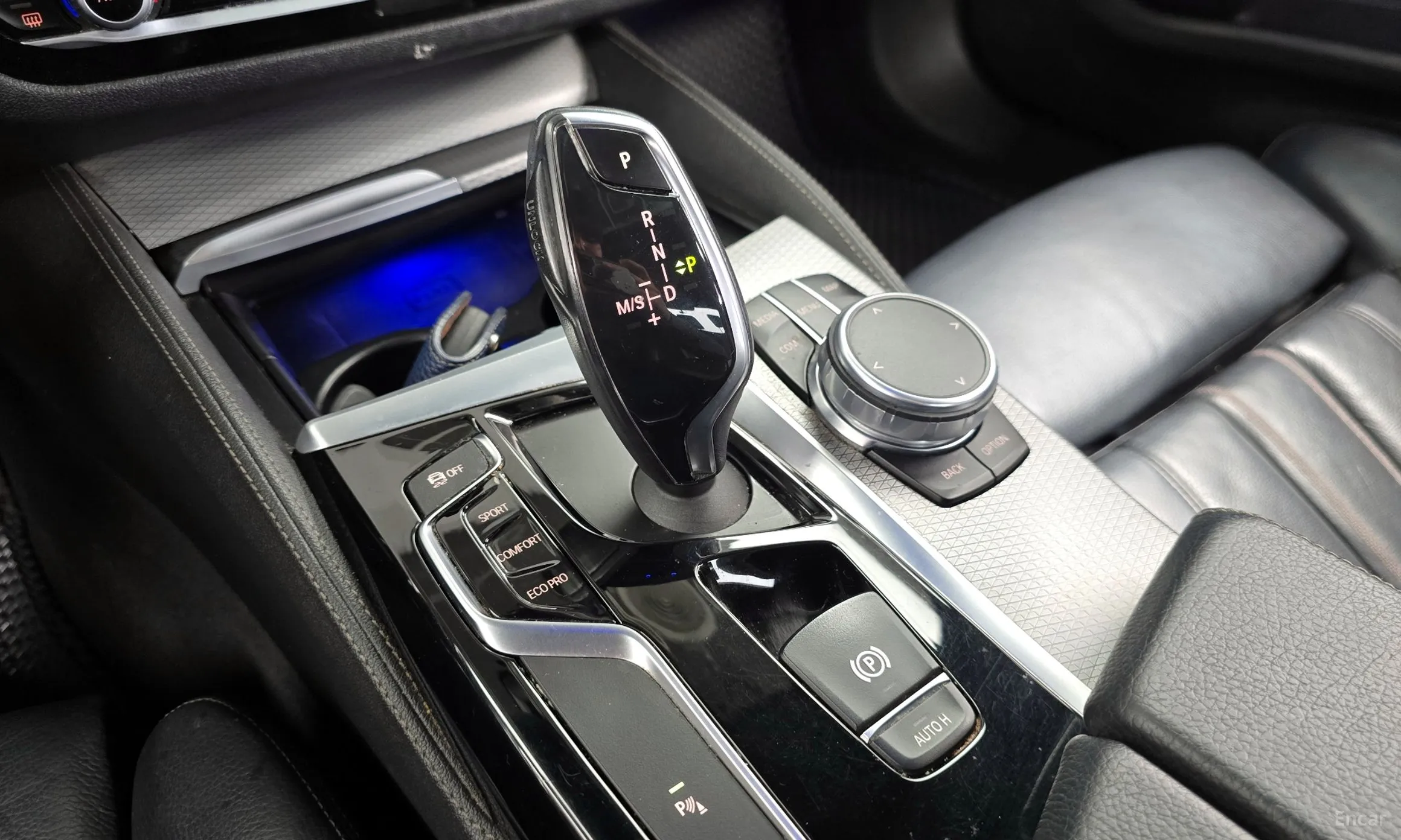 BMW 5 Series (G30) превью 9