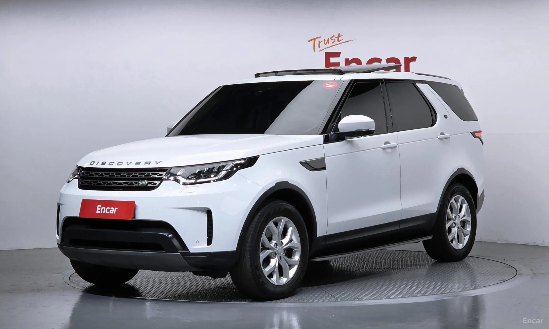 Land Rover Discovery 5