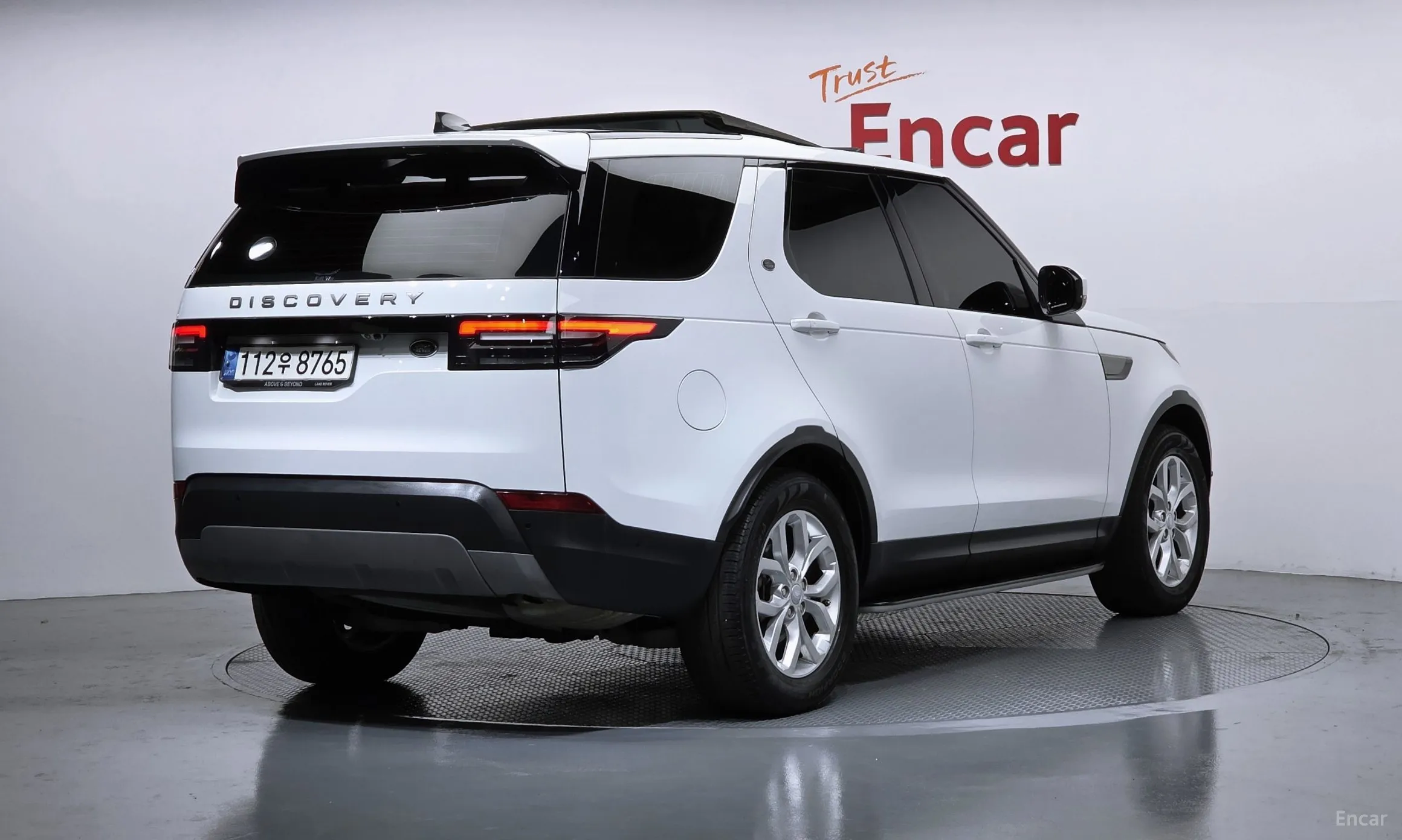 Land Rover Discovery 5