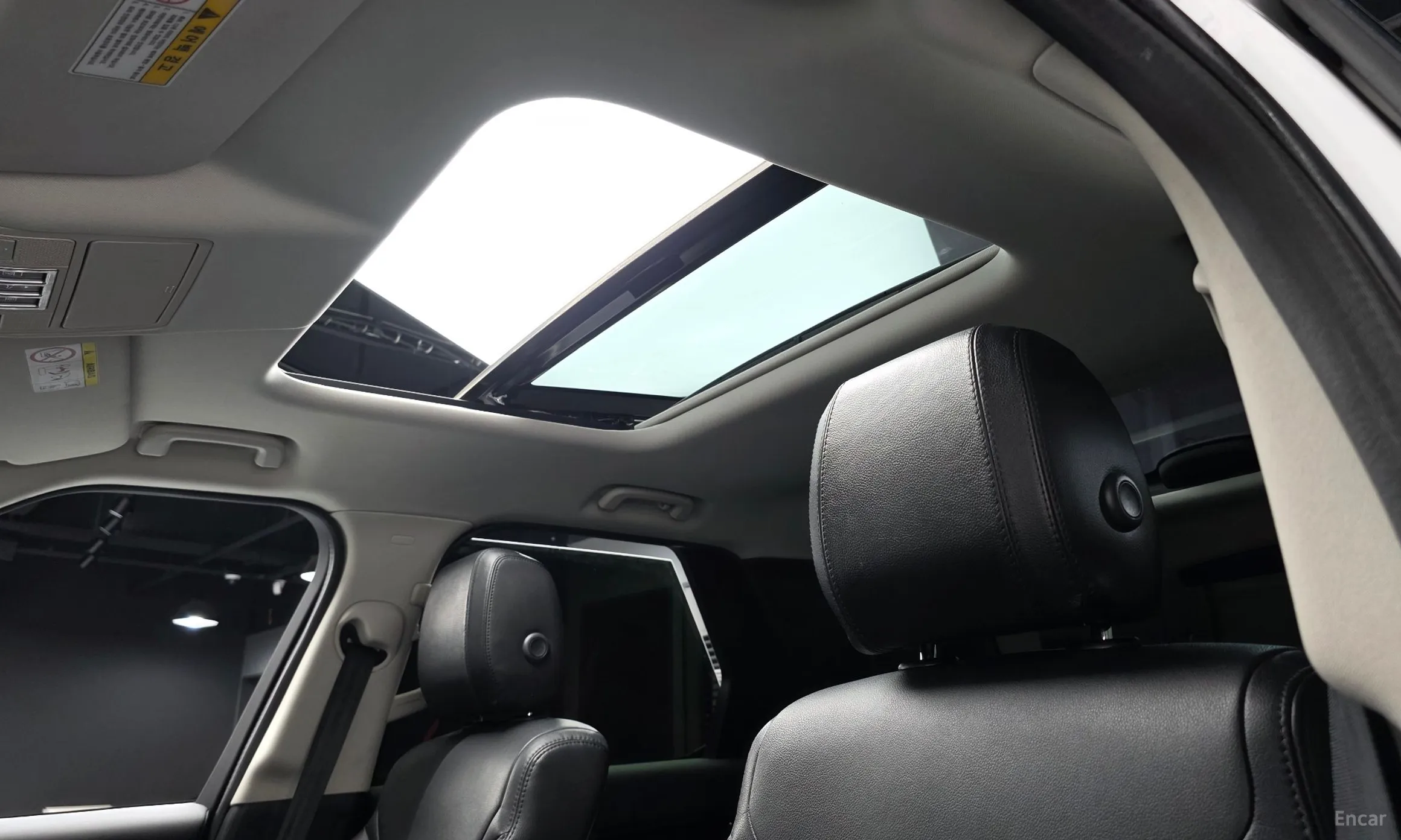 Land Rover Discovery 5 превью 18