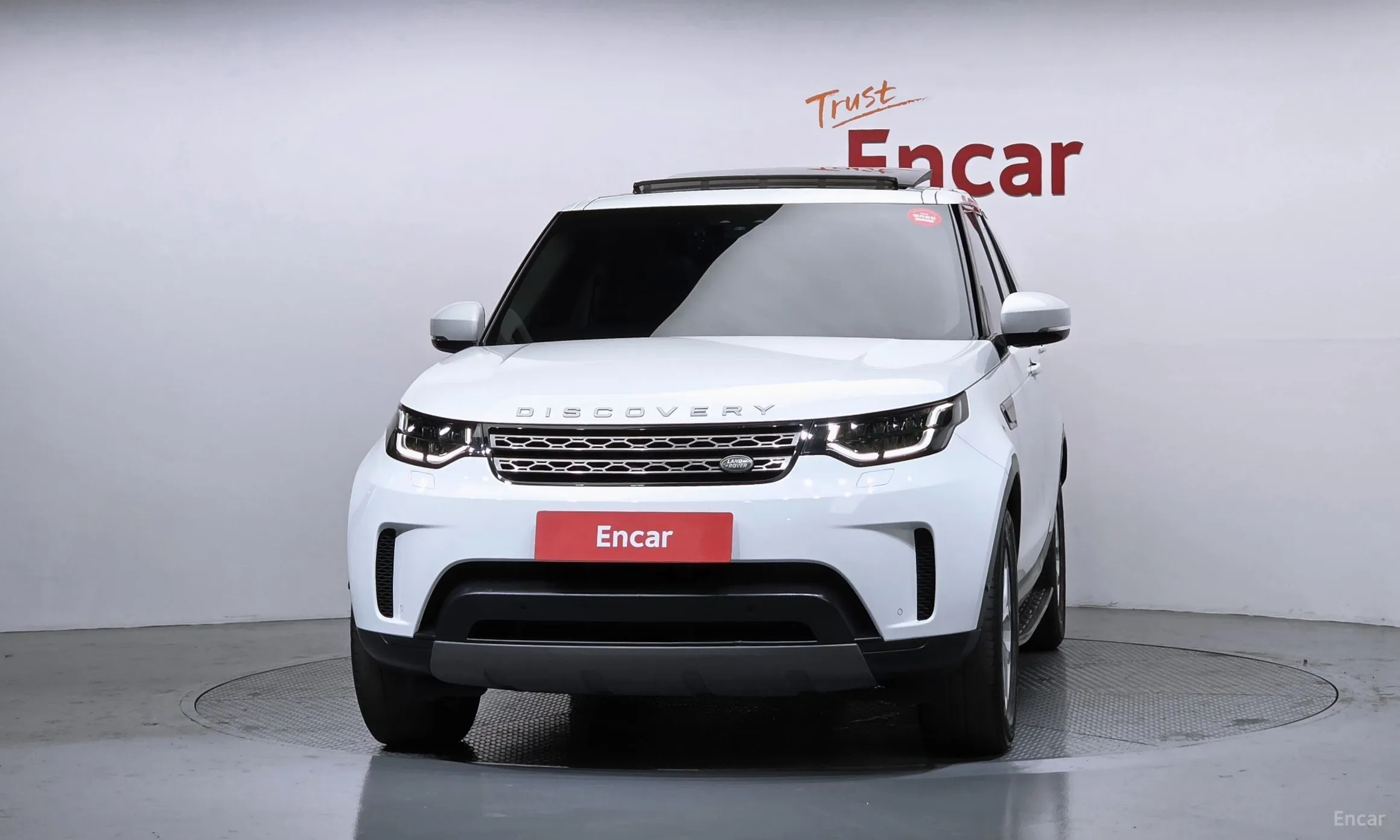 Land Rover Discovery 5 превью 3
