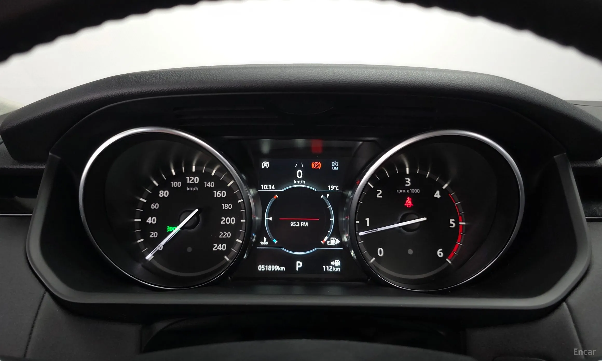 Land Rover Discovery 5 превью 8