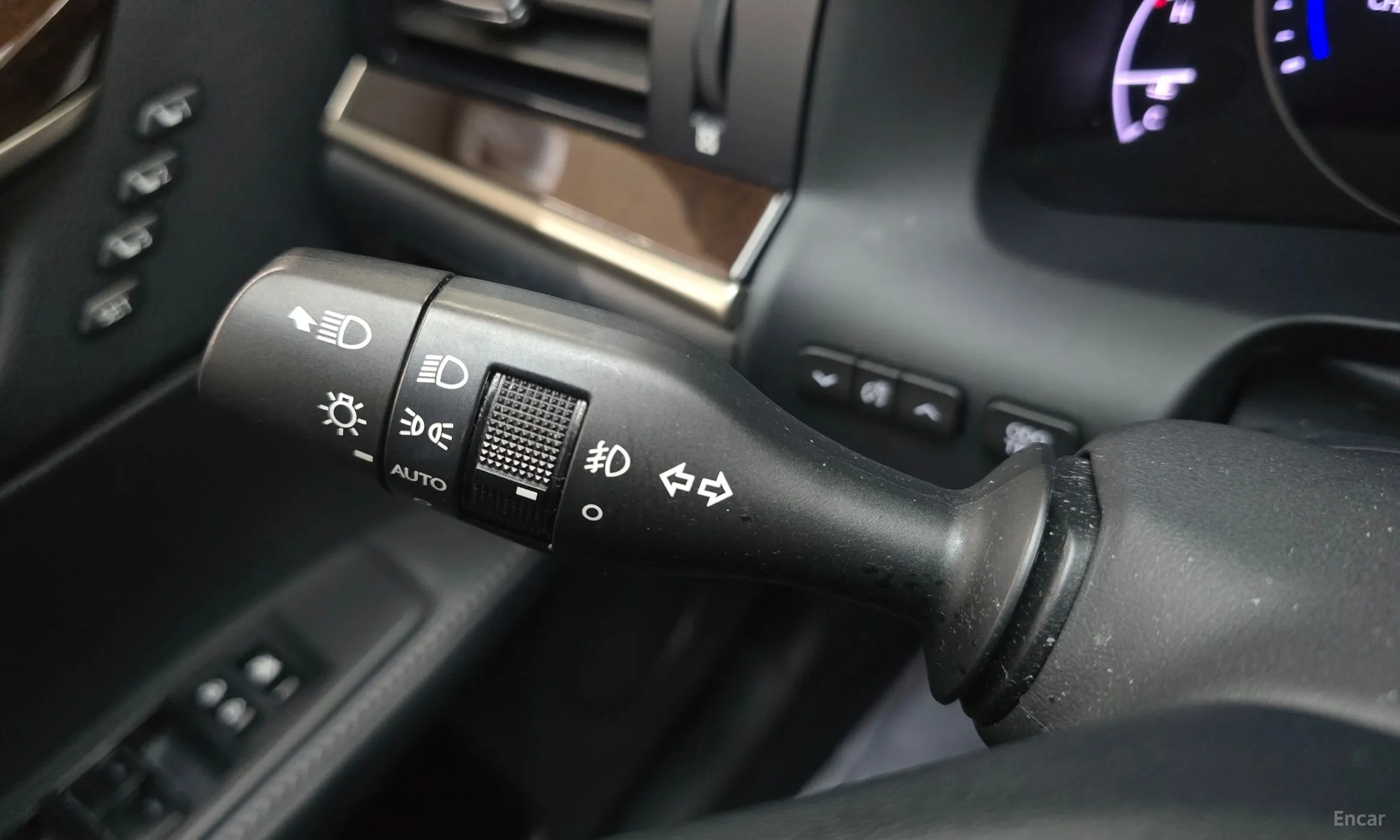 Lexus New ES300h превью 11