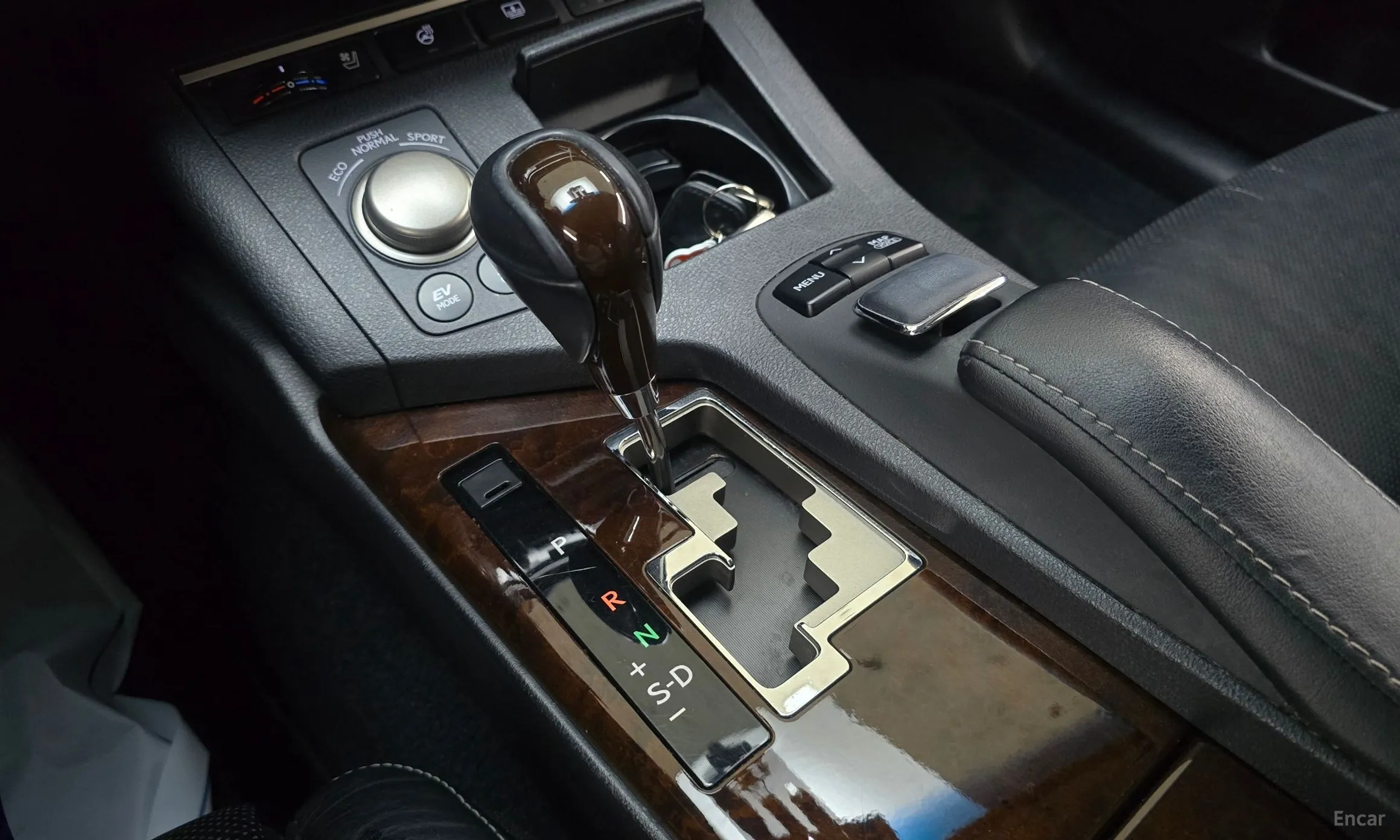 Lexus New ES300h превью 15