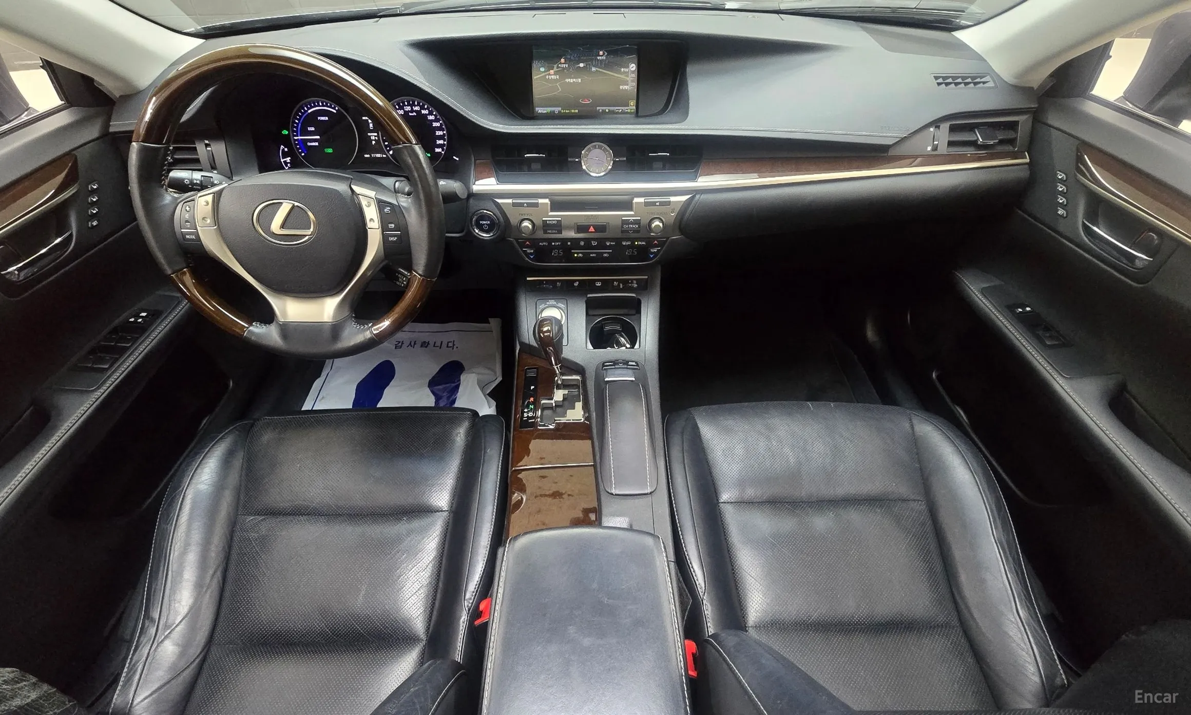Lexus New ES300h превью 7