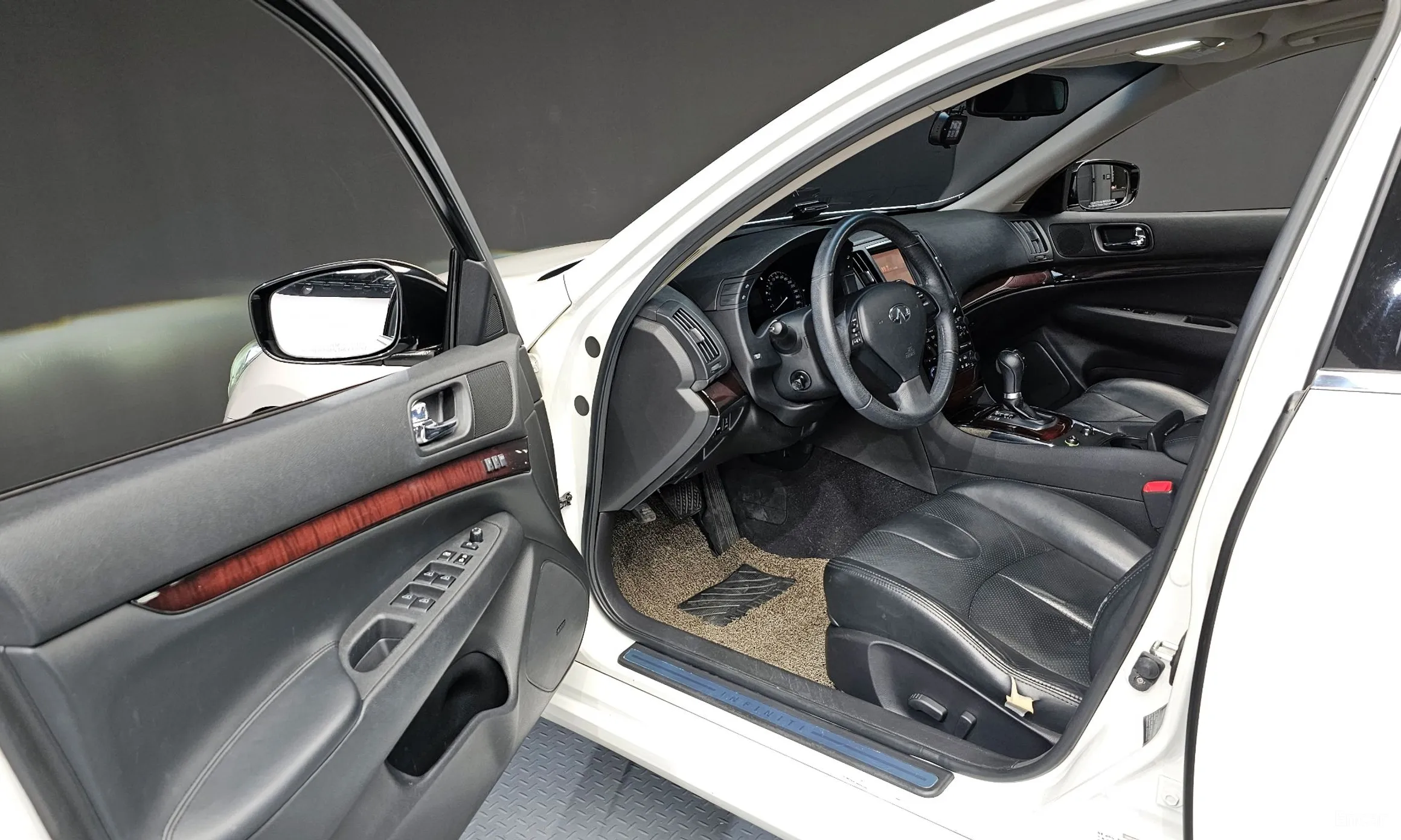 Infiniti G25 превью 10