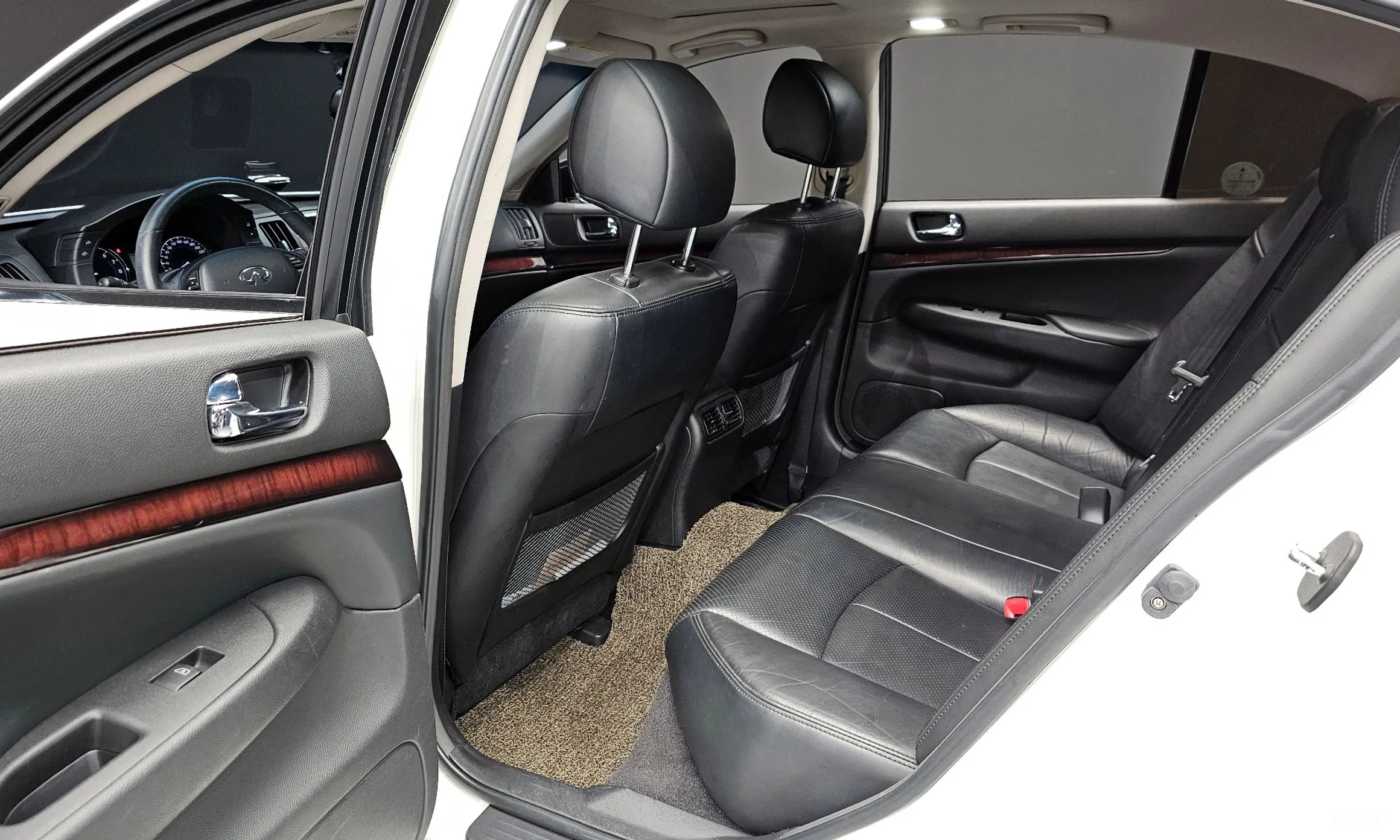 Infiniti G25 превью 11
