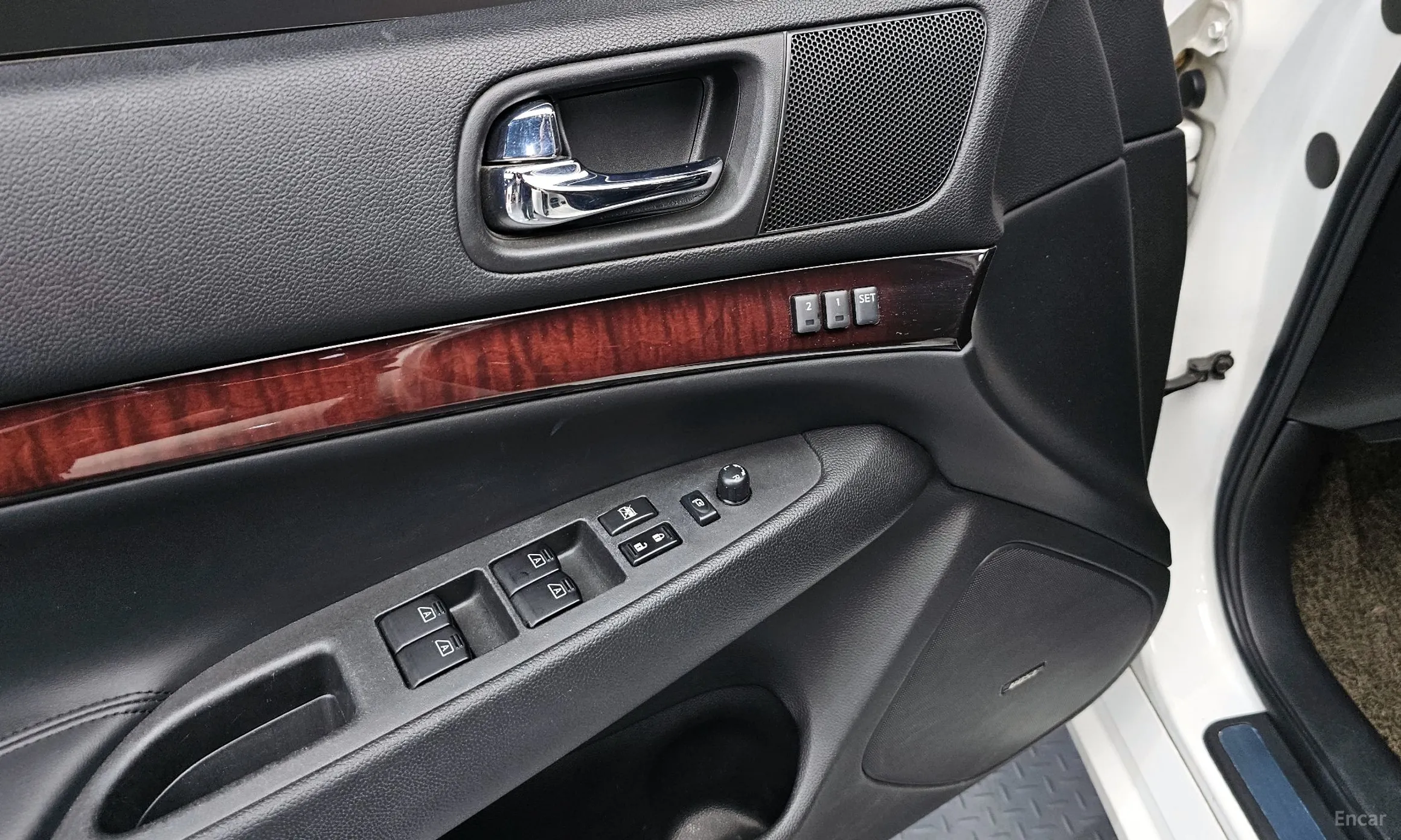 Infiniti G25 превью 19