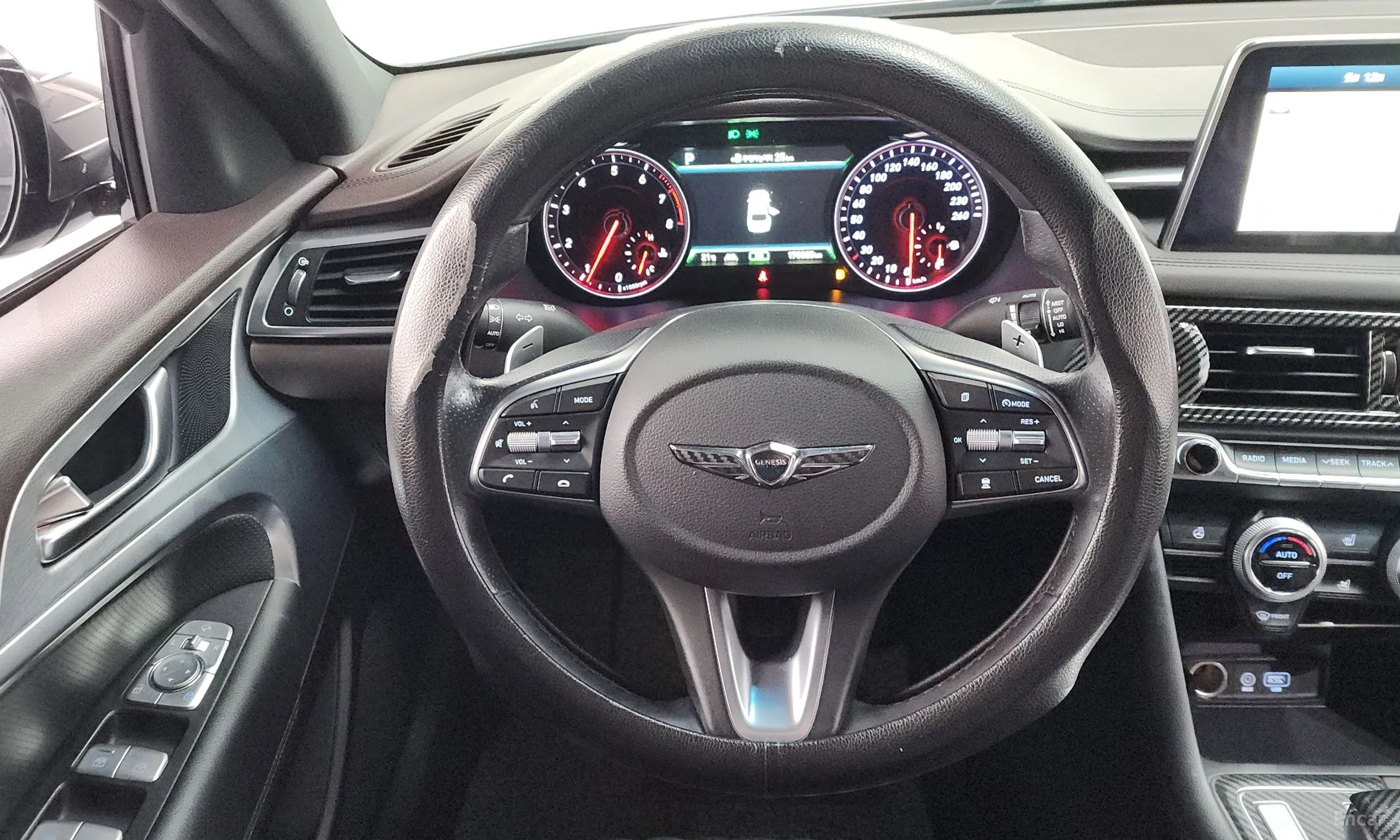 Genesis G70 превью 13
