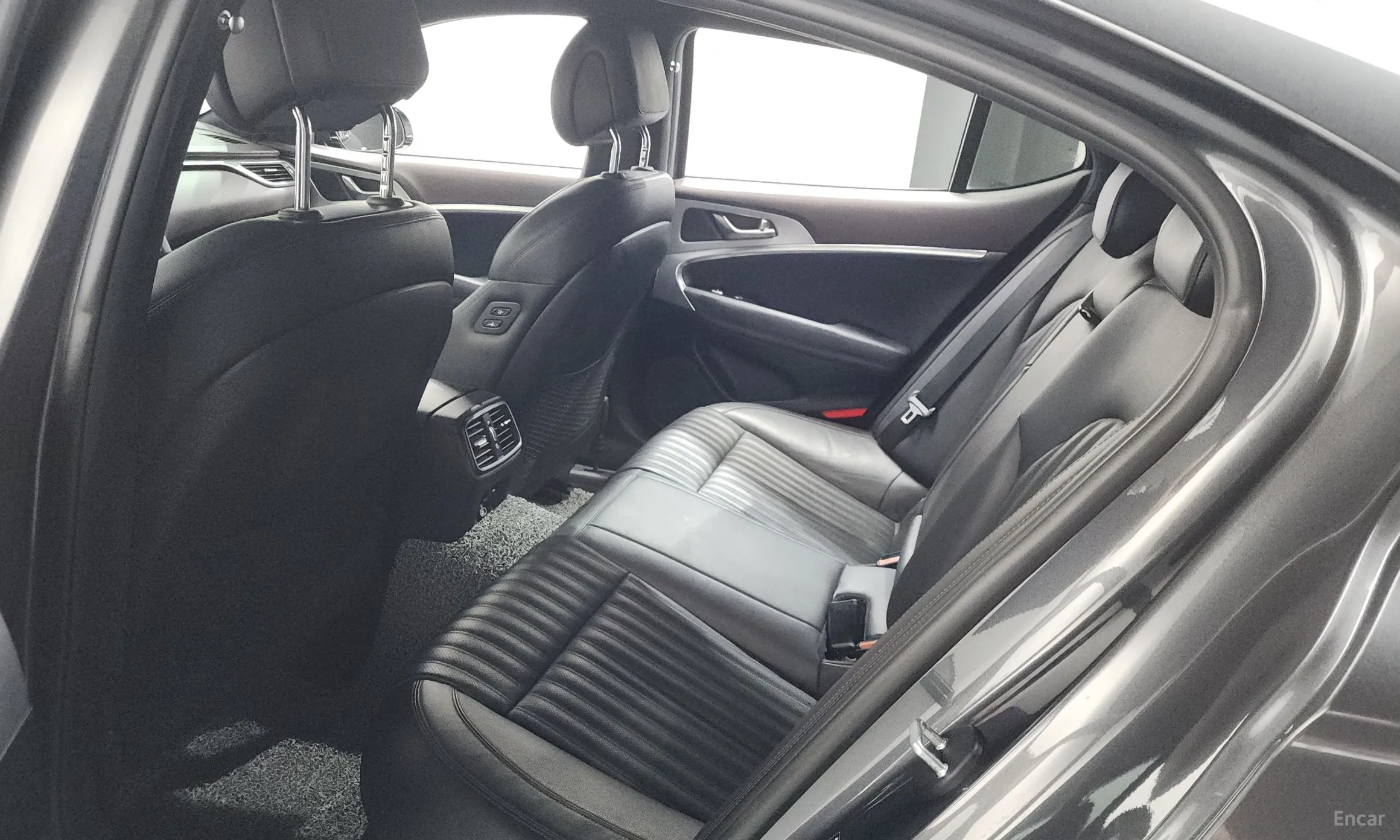 Genesis G70 превью 18