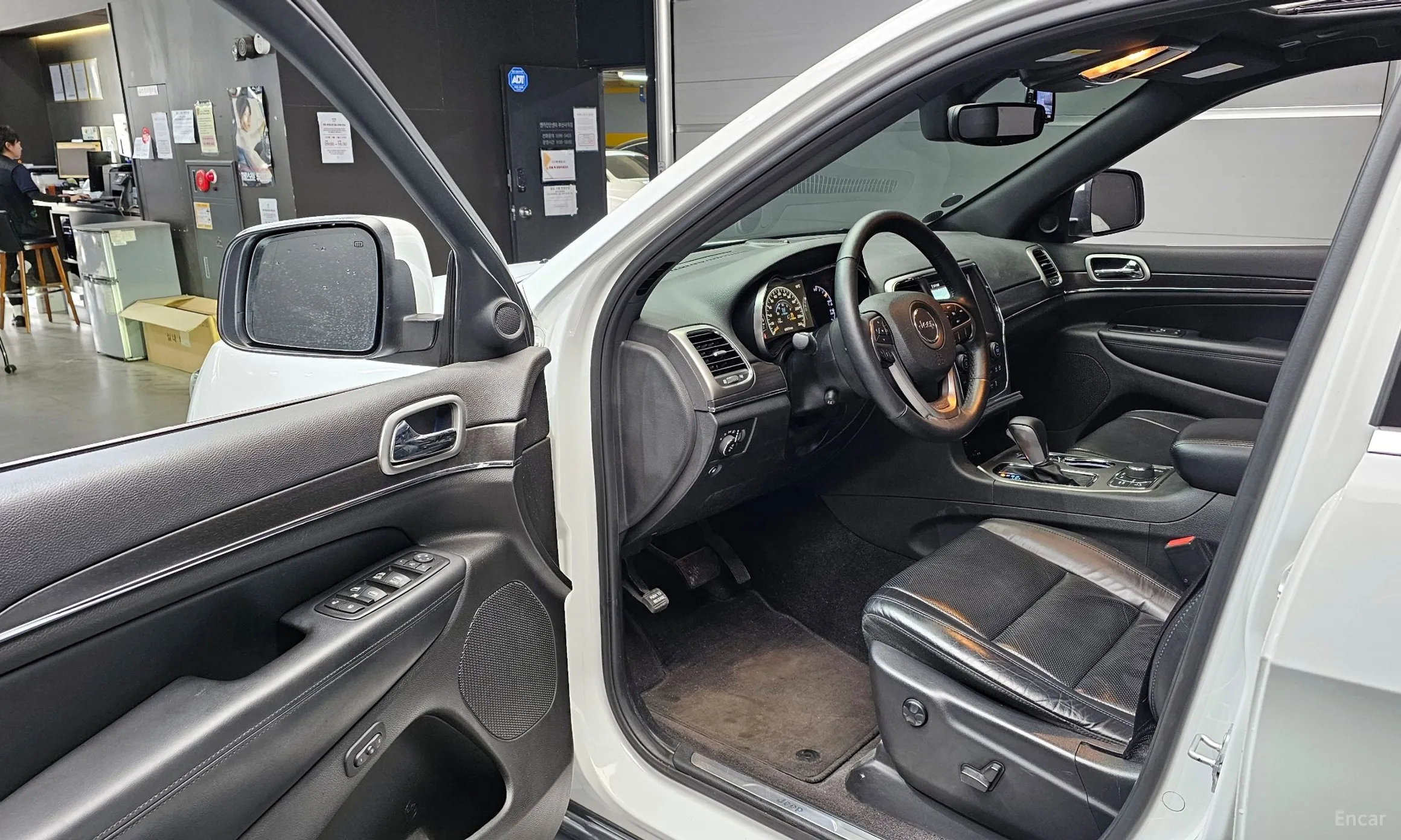 Jeep Grand Cherokee превью 10