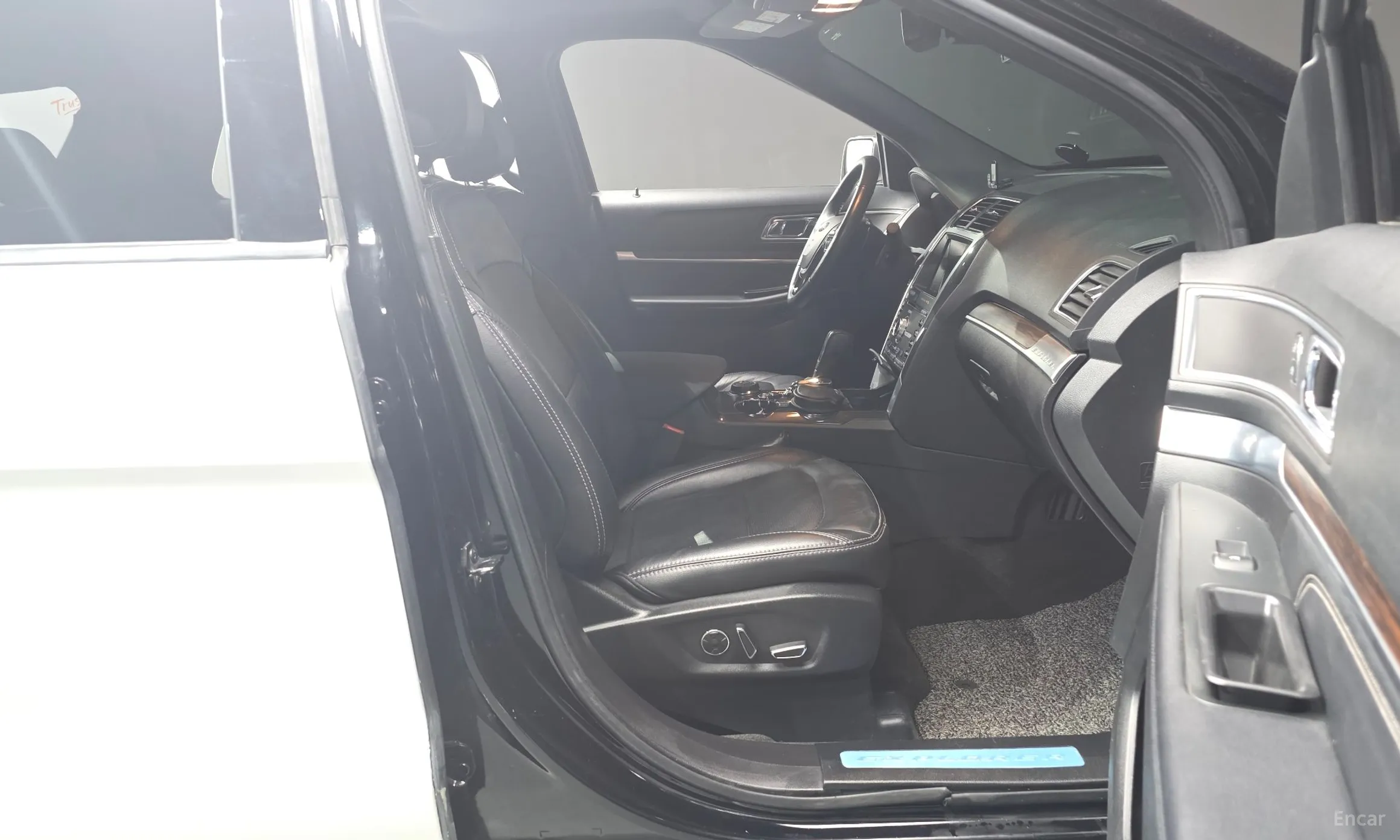 Ford Explorer превью 10