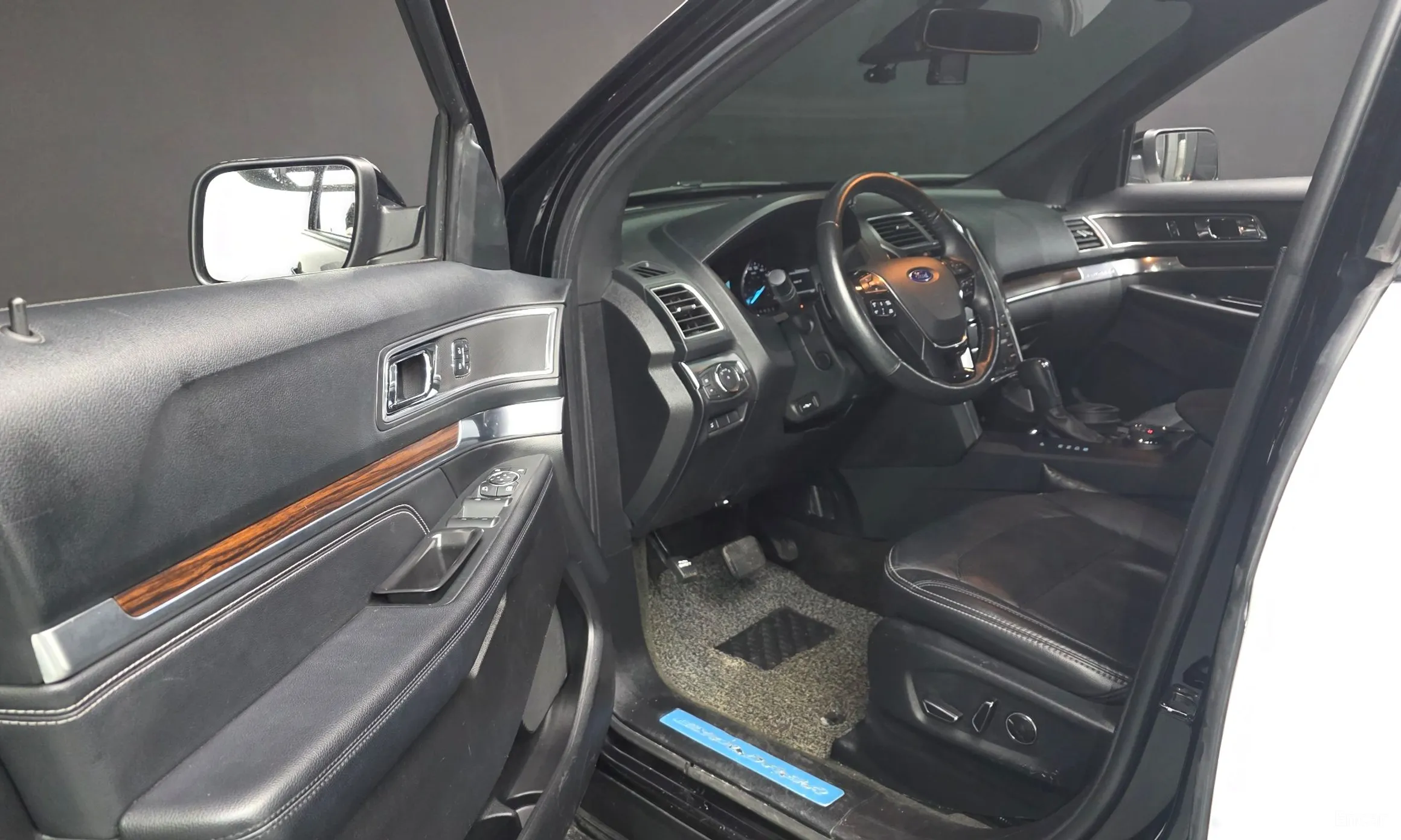 Ford Explorer превью 11