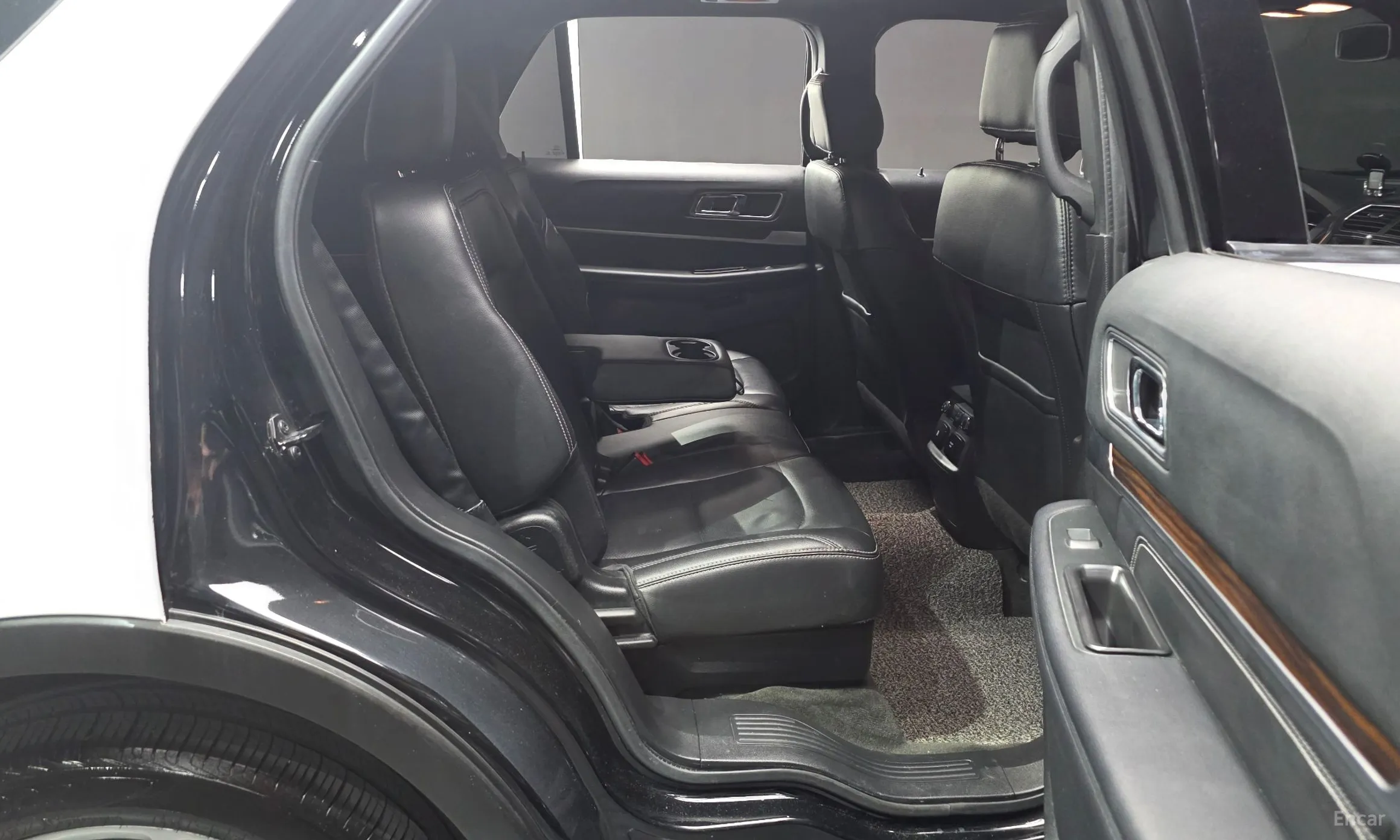 Ford Explorer превью 12