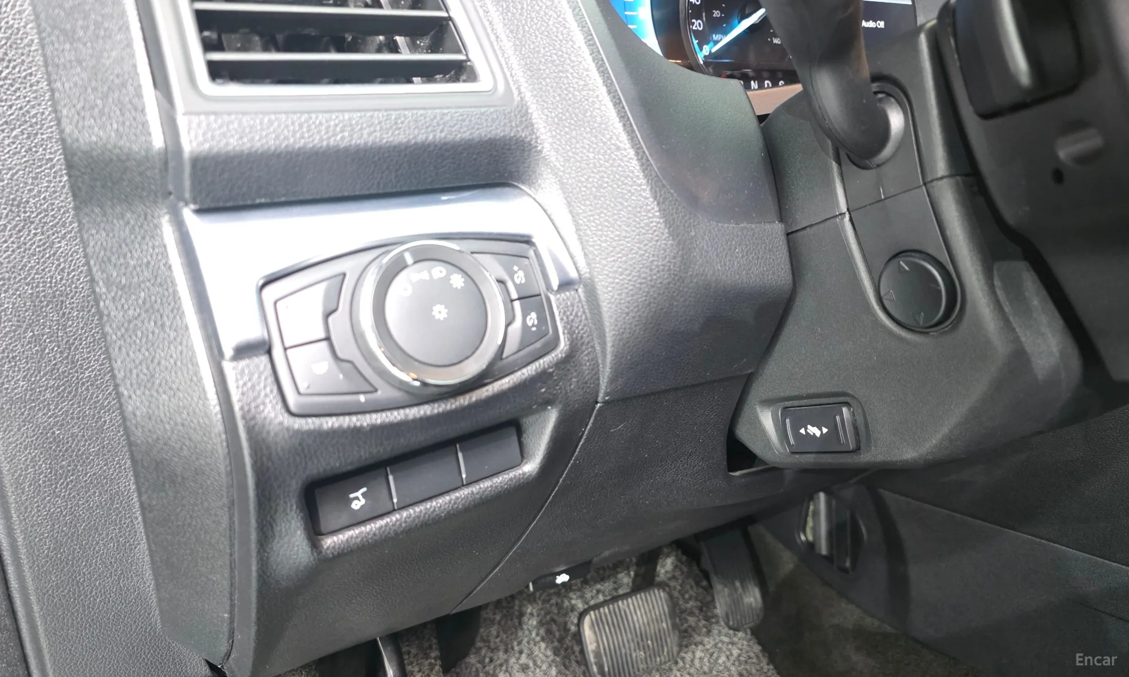 Ford Explorer превью 14