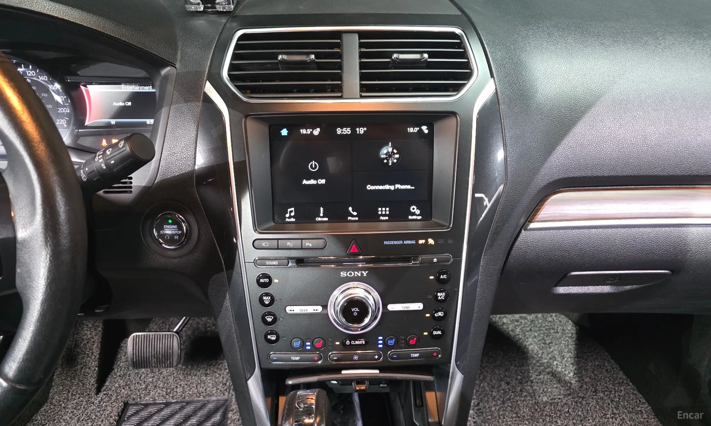 Ford Explorer превью 15