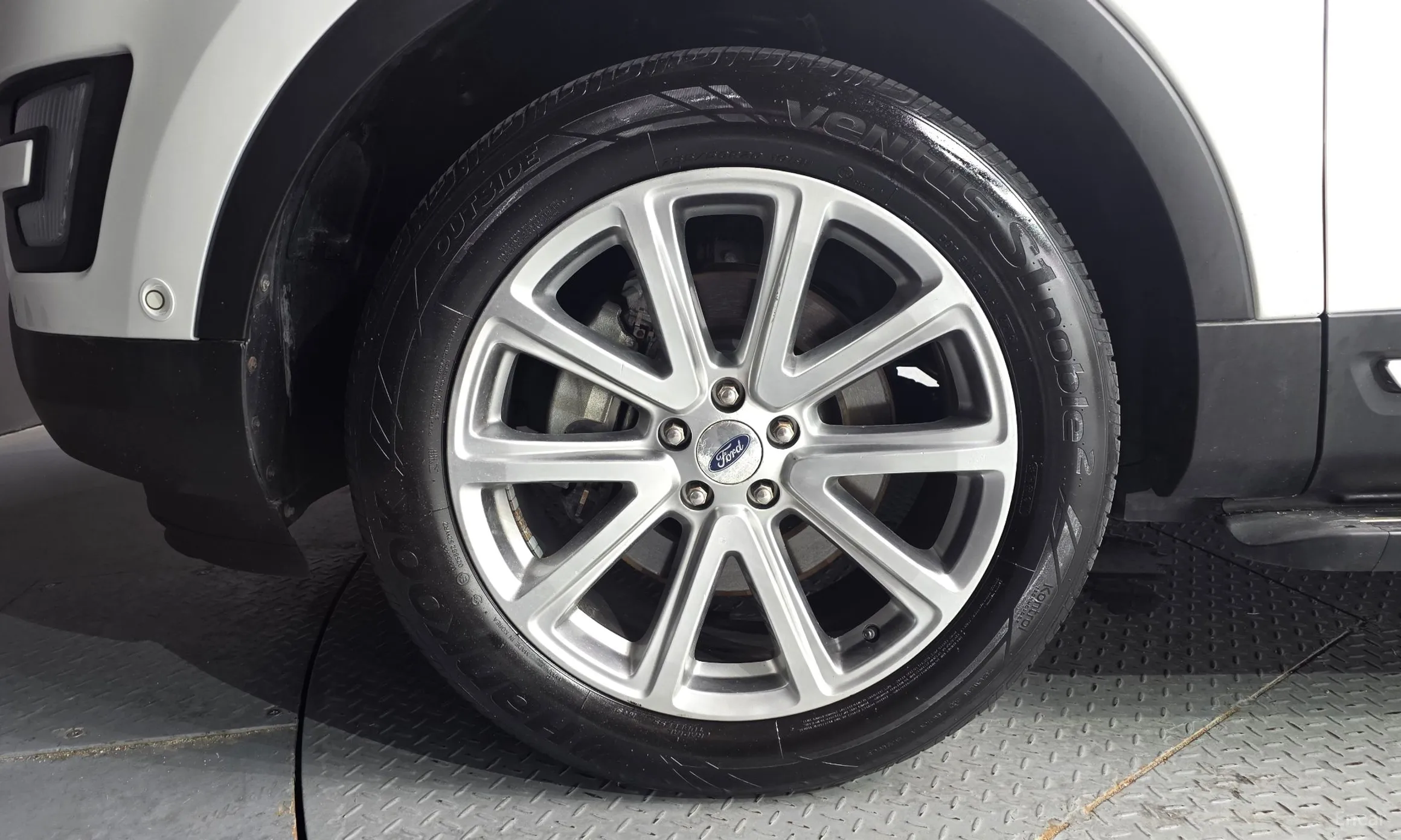 Ford Explorer превью 5