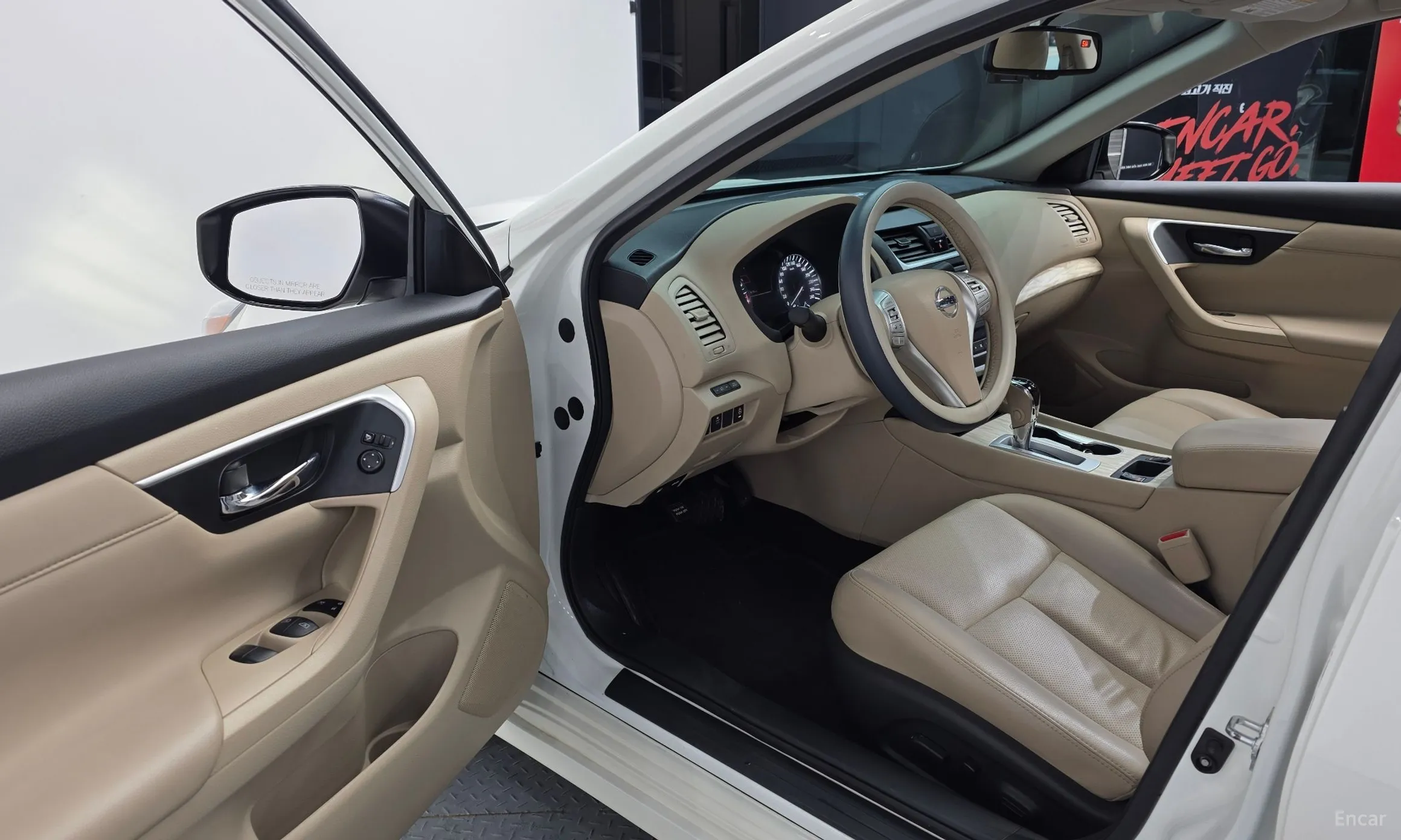 Nissan Altima превью 10