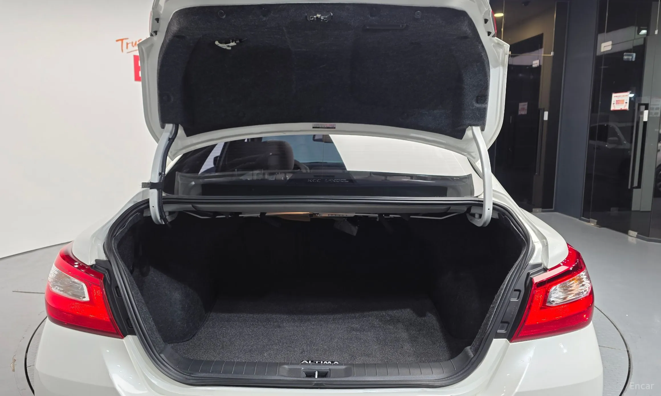 Nissan Altima превью 20