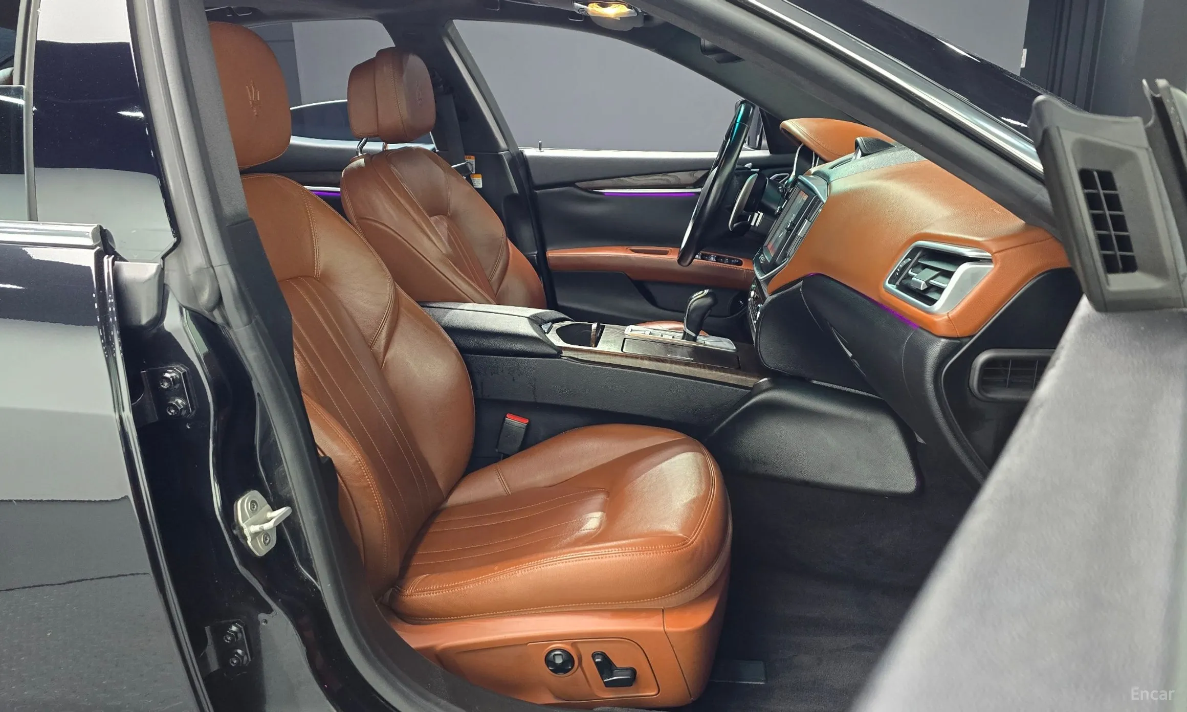 Maserati Ghibli превью 10
