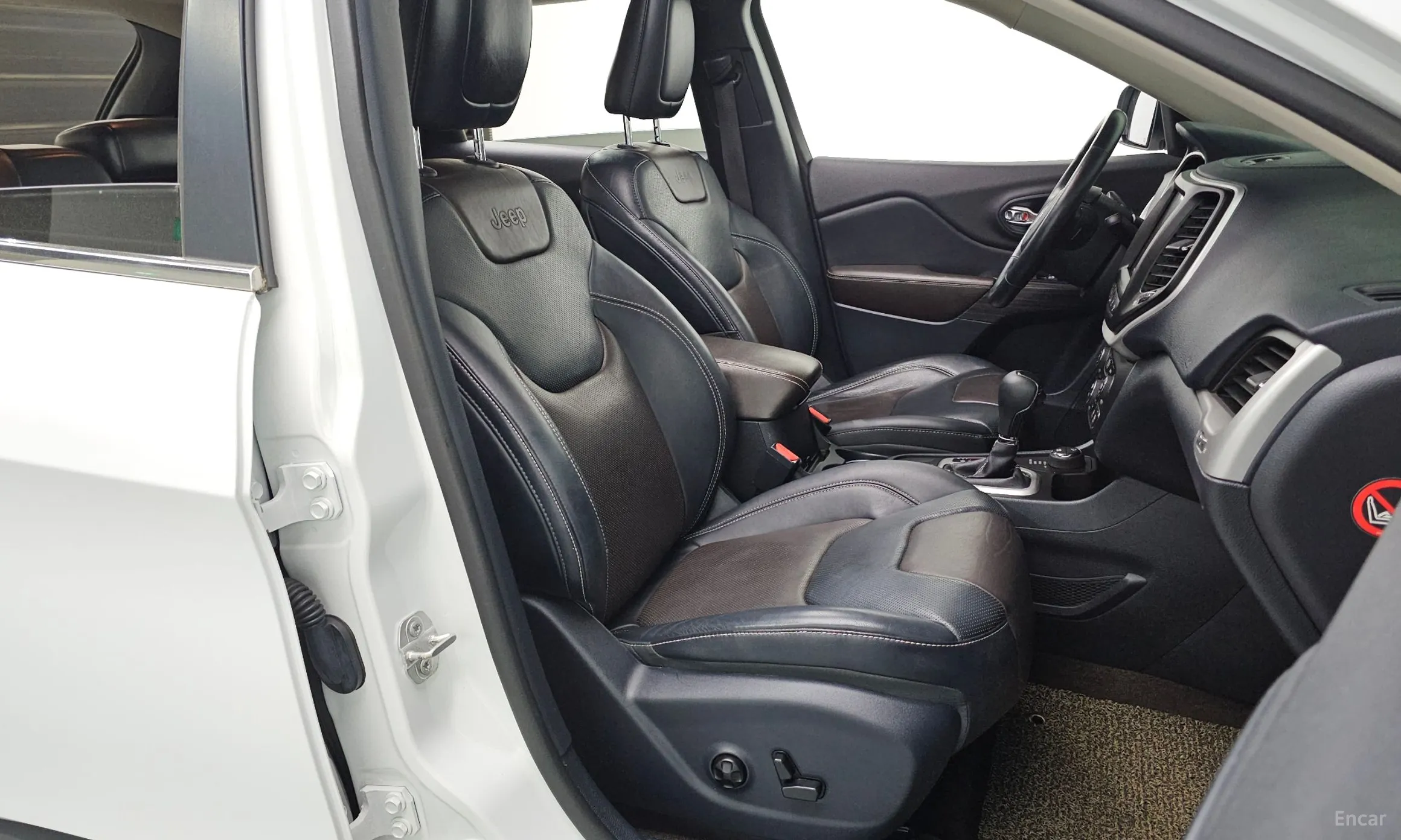 Jeep Cherokee (KL) превью 11