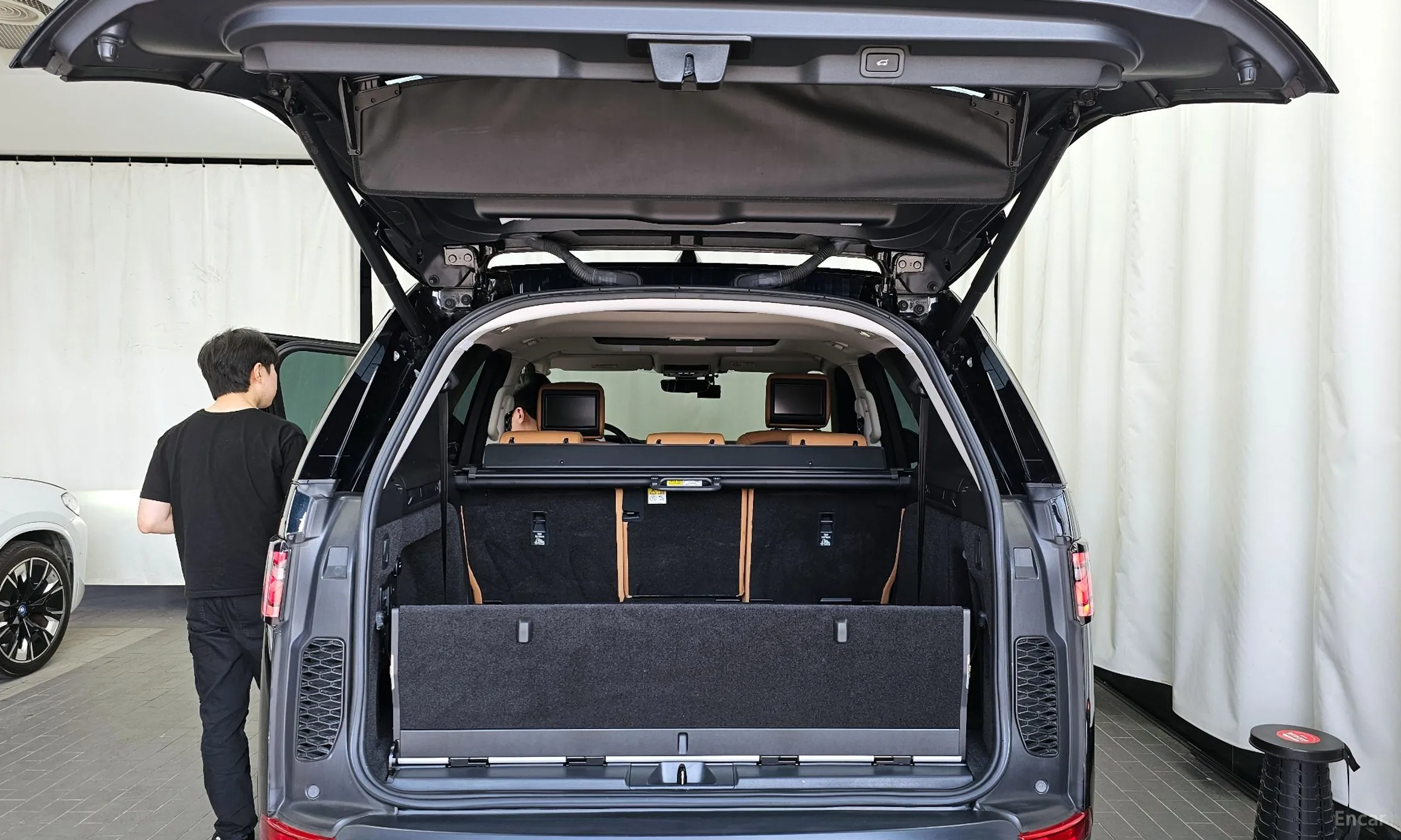 Land Rover Discovery 5 превью 20
