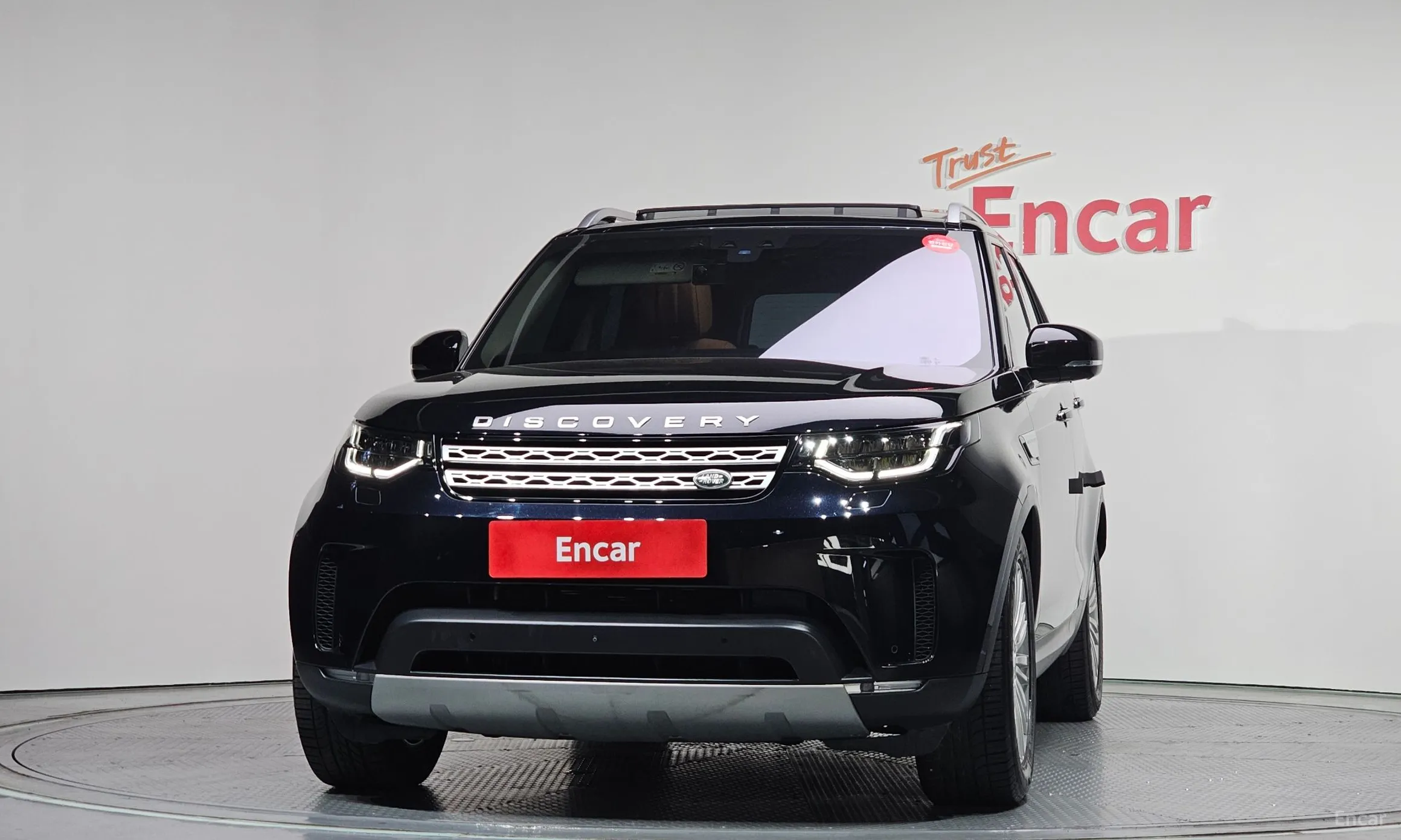 Land Rover Discovery 5 превью 3