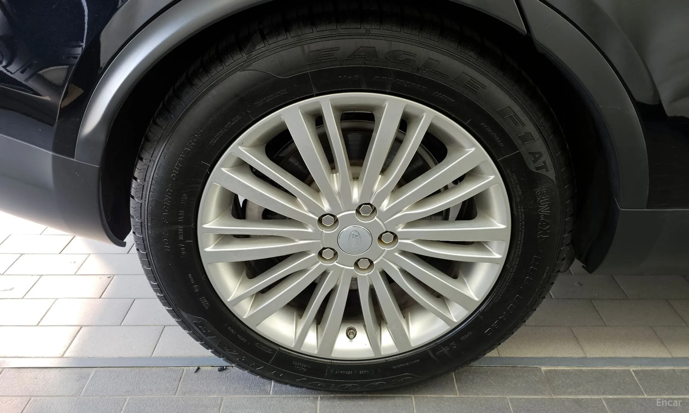 Land Rover Discovery 5 превью 5