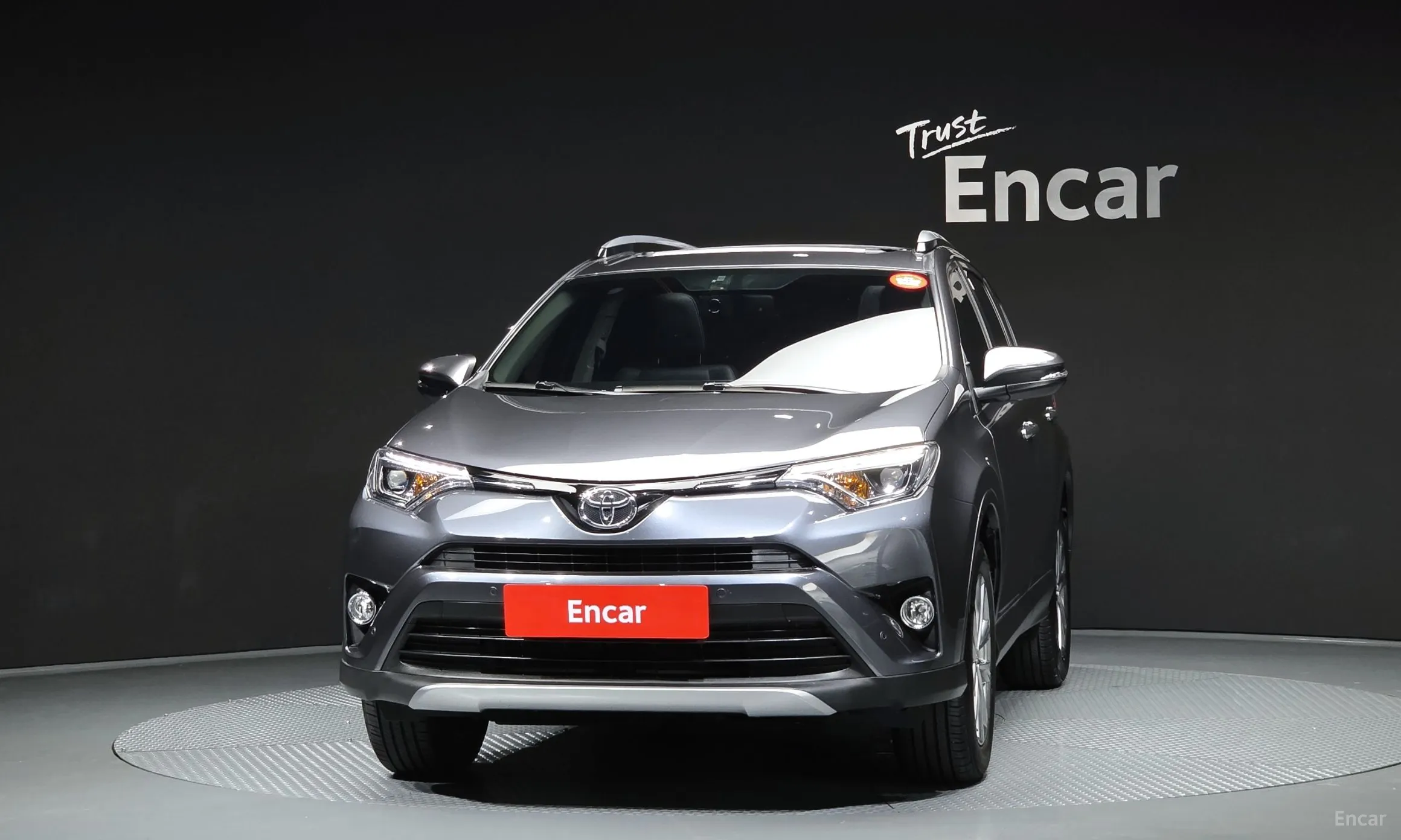 Toyota RAV4 превью 3