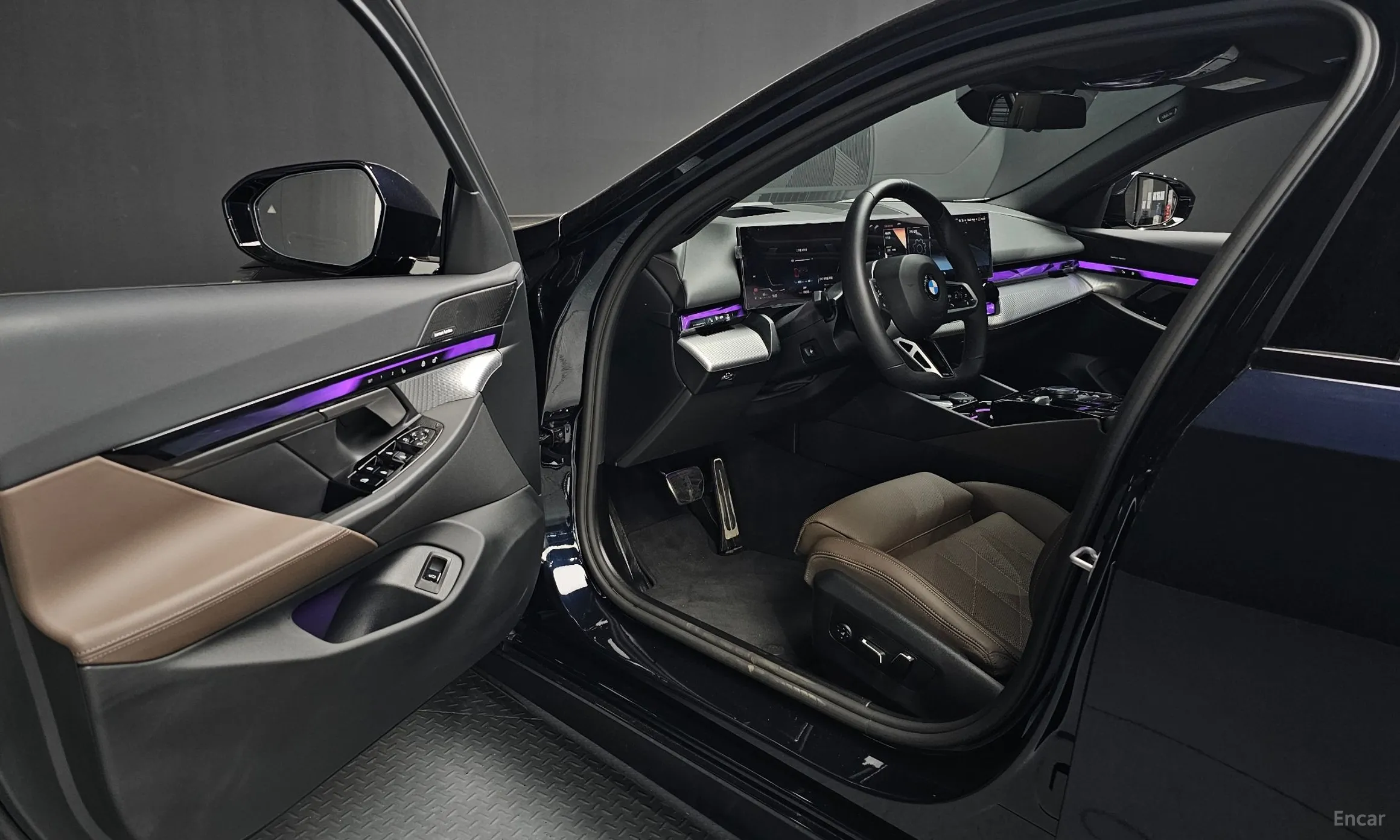 BMW 5 Series (G60) превью 10