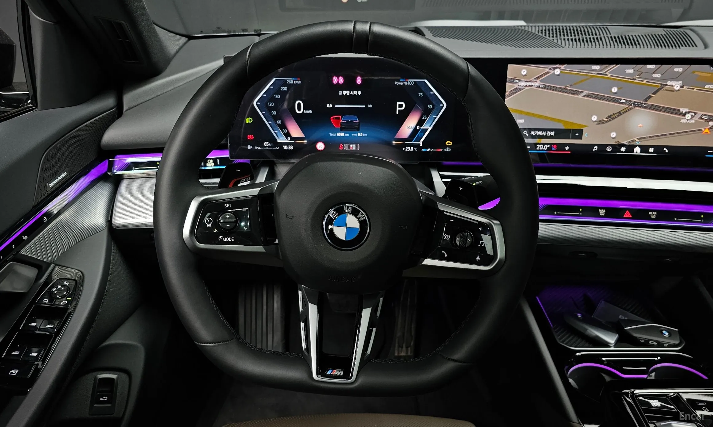 BMW 5 Series (G60) превью 12
