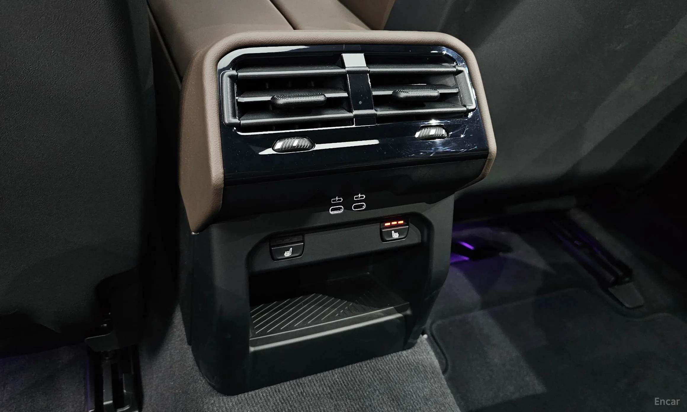 BMW 5 Series (G60) превью 19