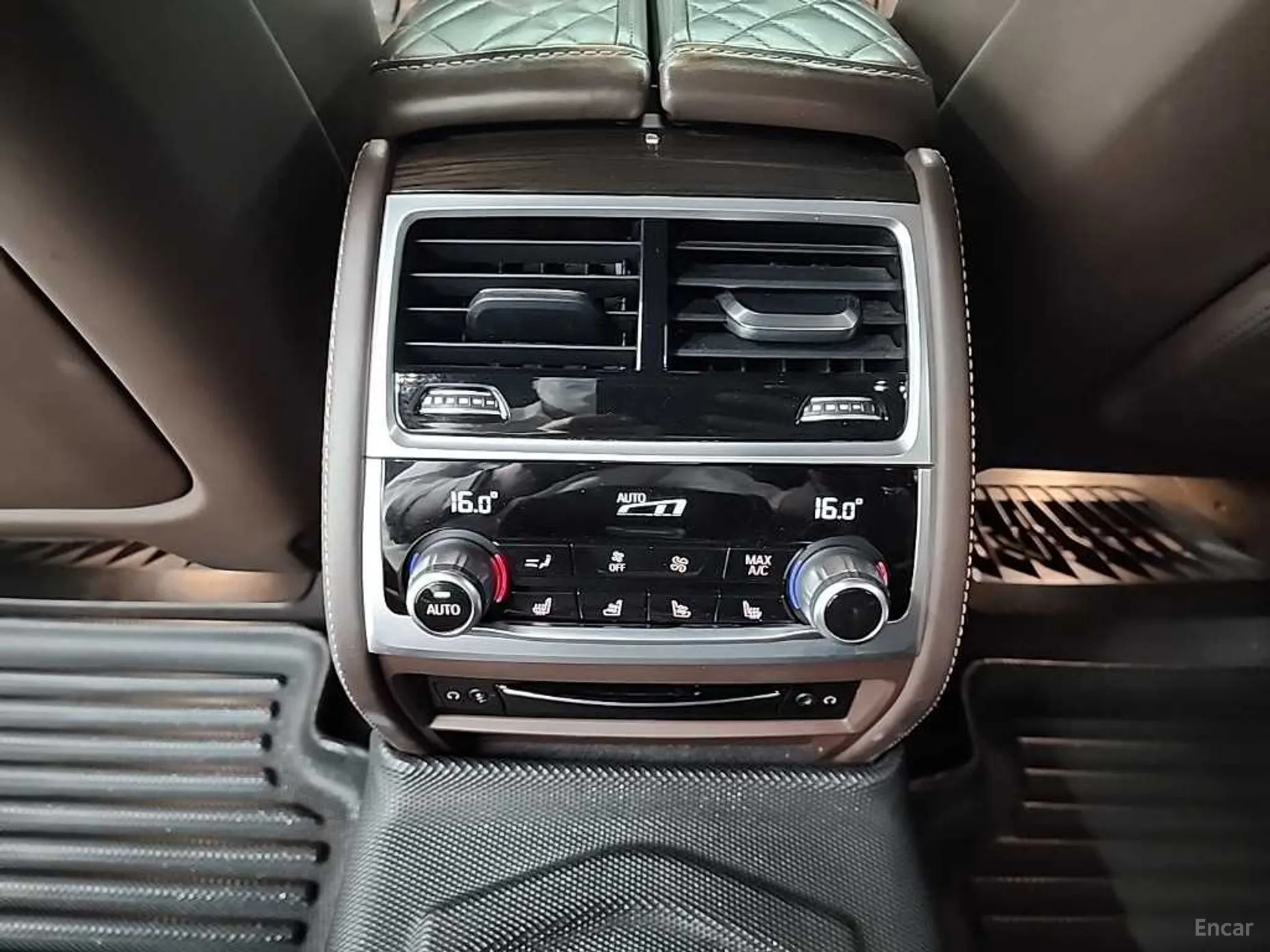 BMW 7 Series (G11) превью 13