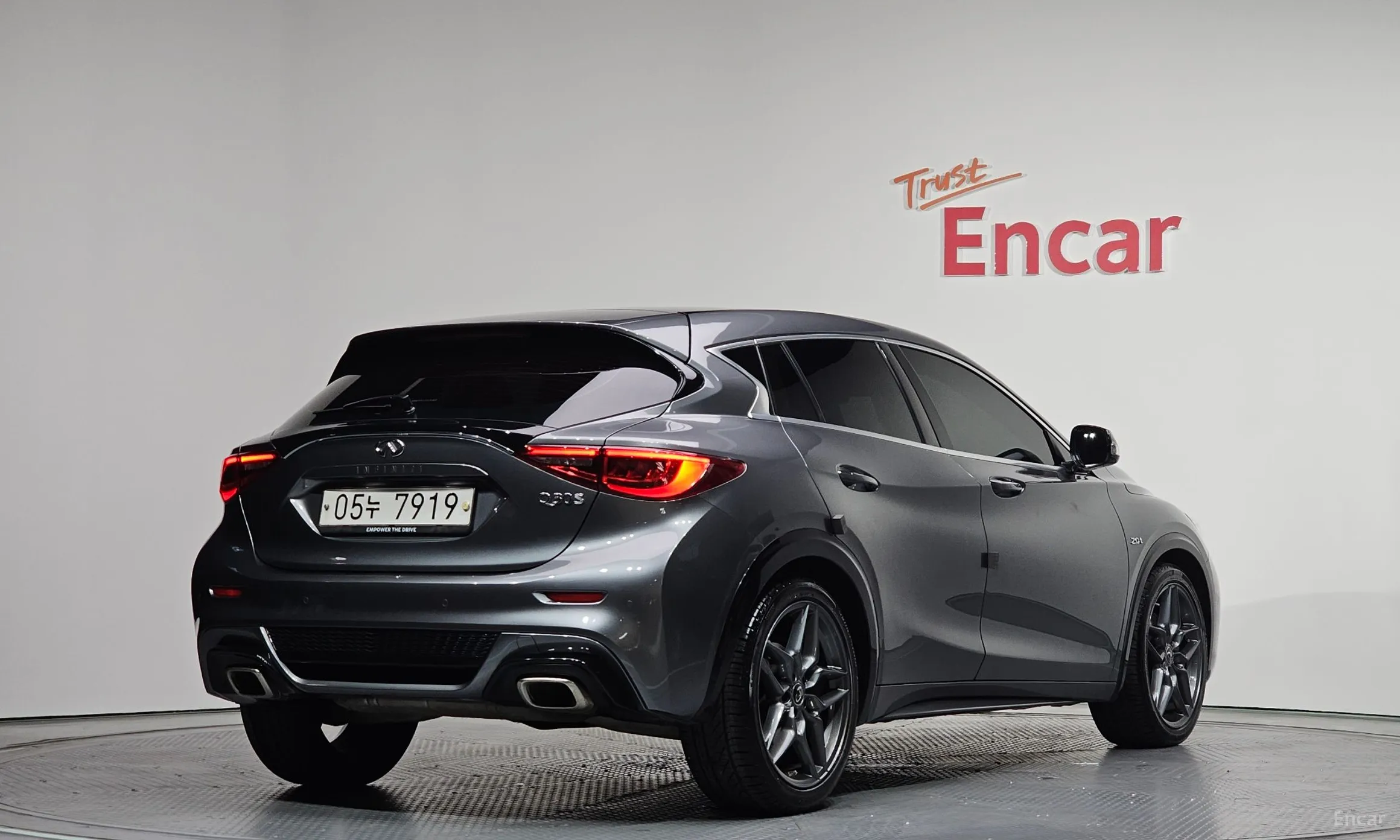 Infiniti Q30