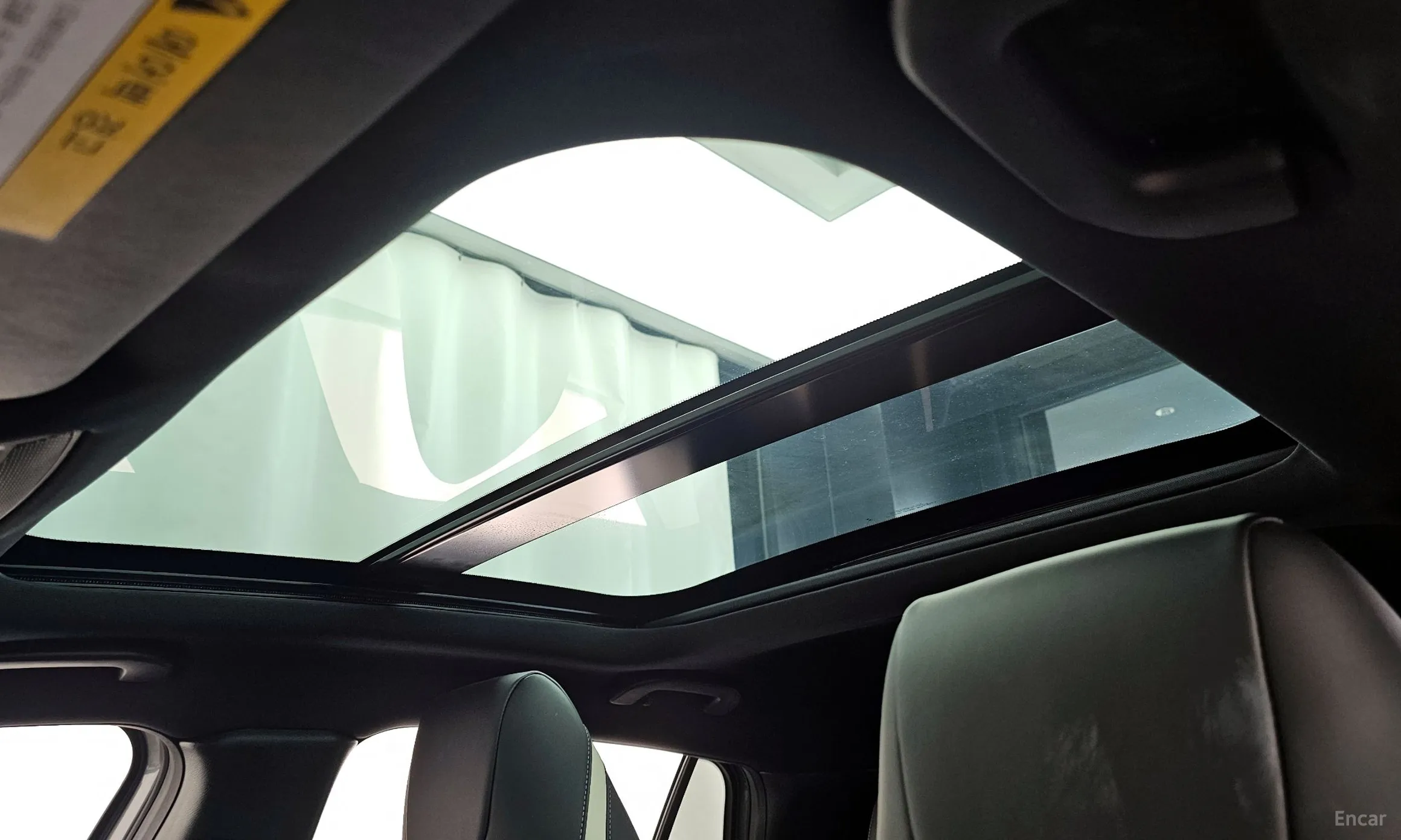 Infiniti Q30 превью 18