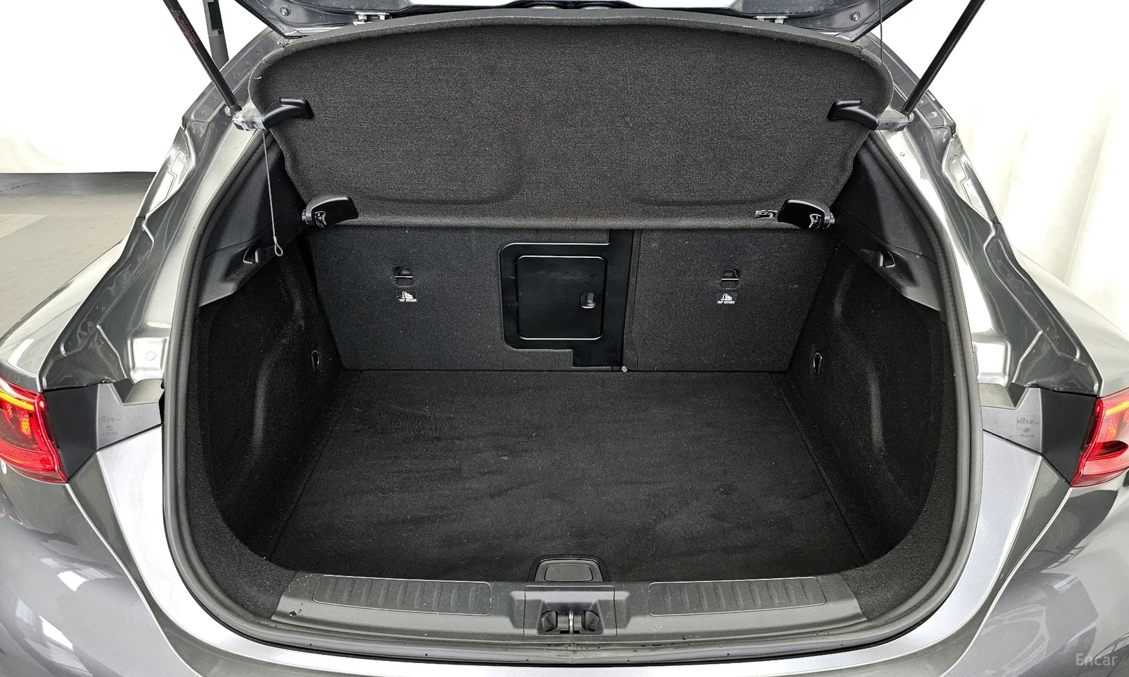 Infiniti Q30 превью 20